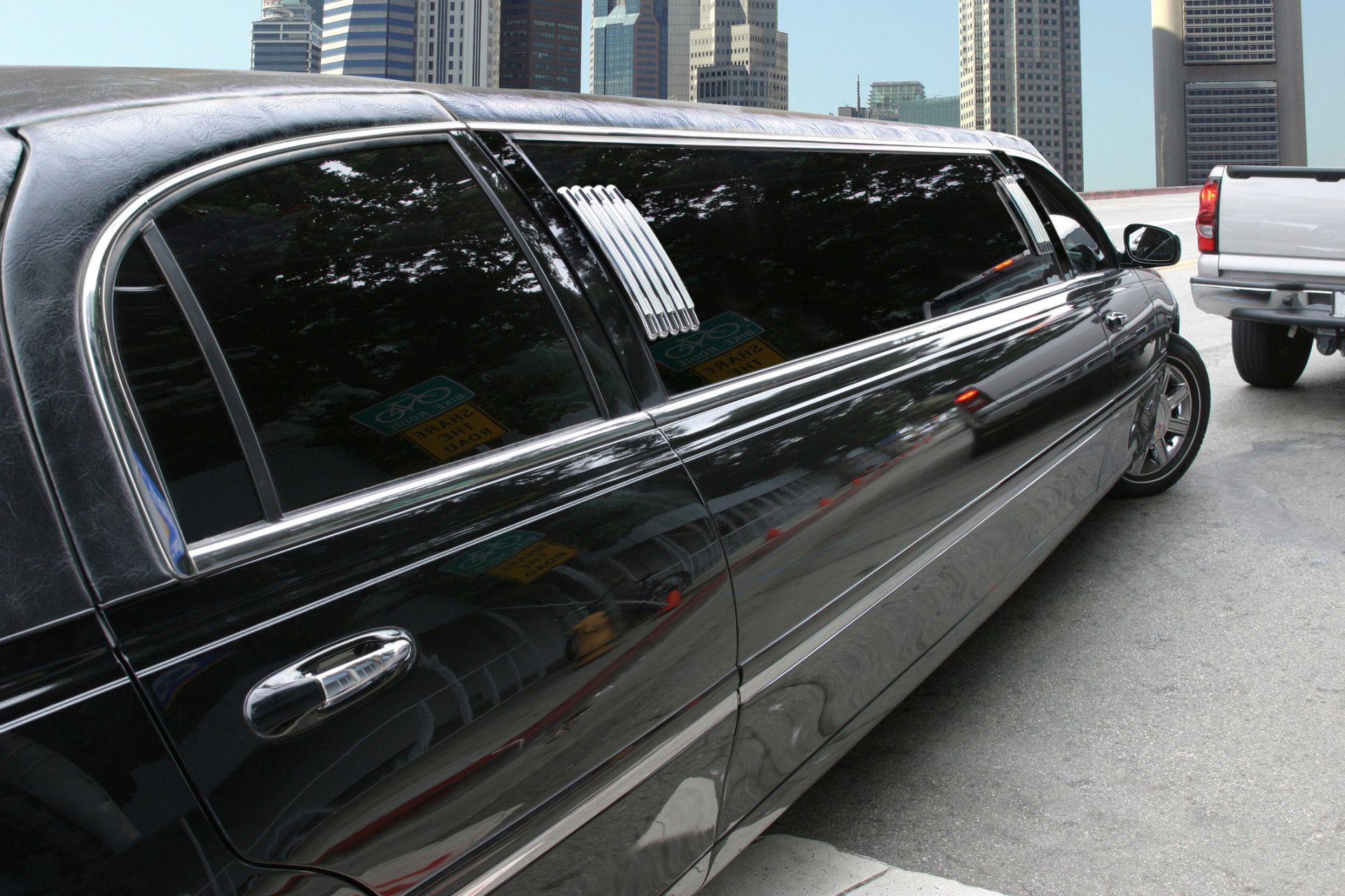 Limo Services Tampa, FL VIP Limo & Airport Transportation