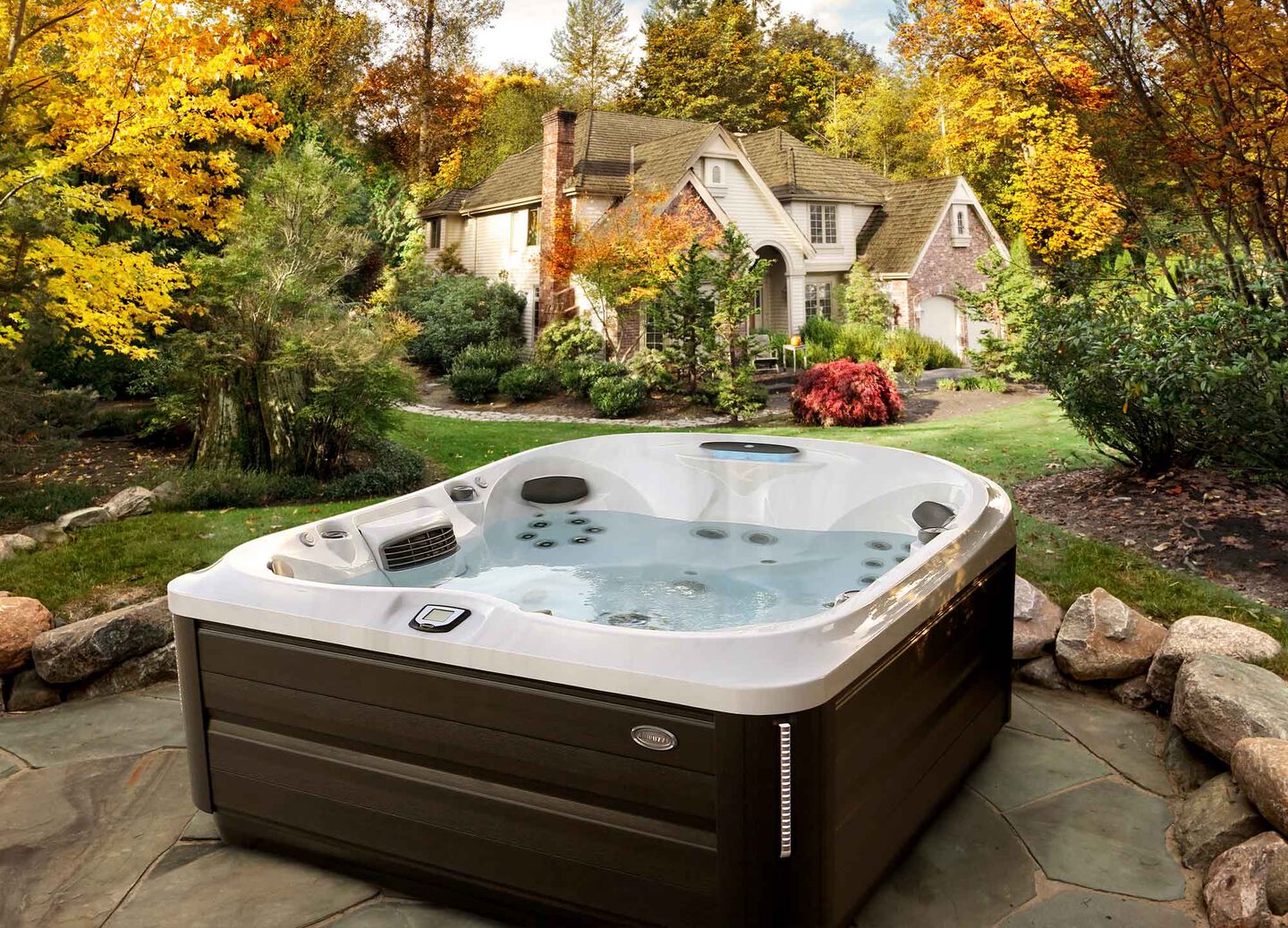 WHEN TO BUY A HOT TUB