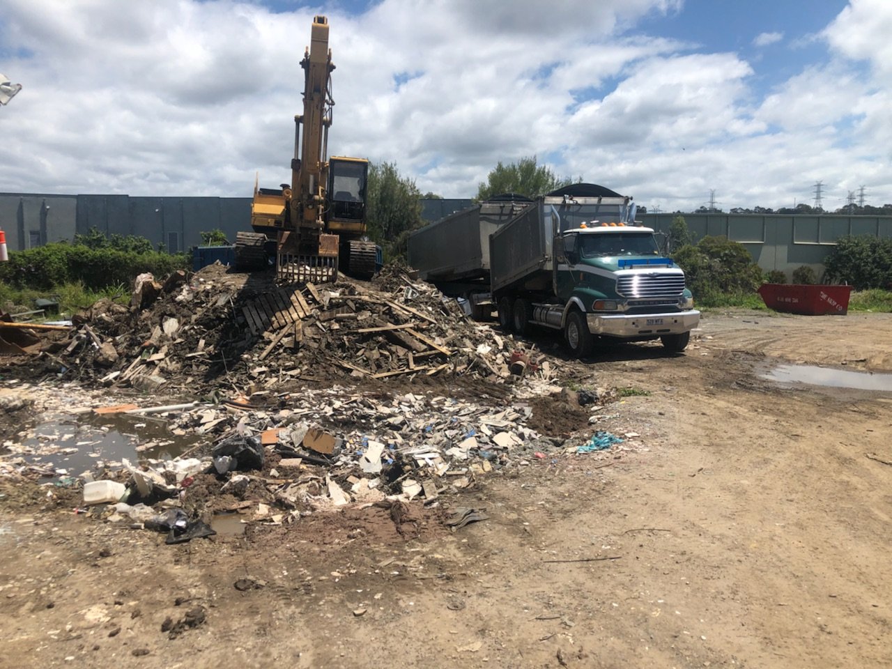 The Skip Co Affordable Skip Bins Gold Coast Skip Bin Hire