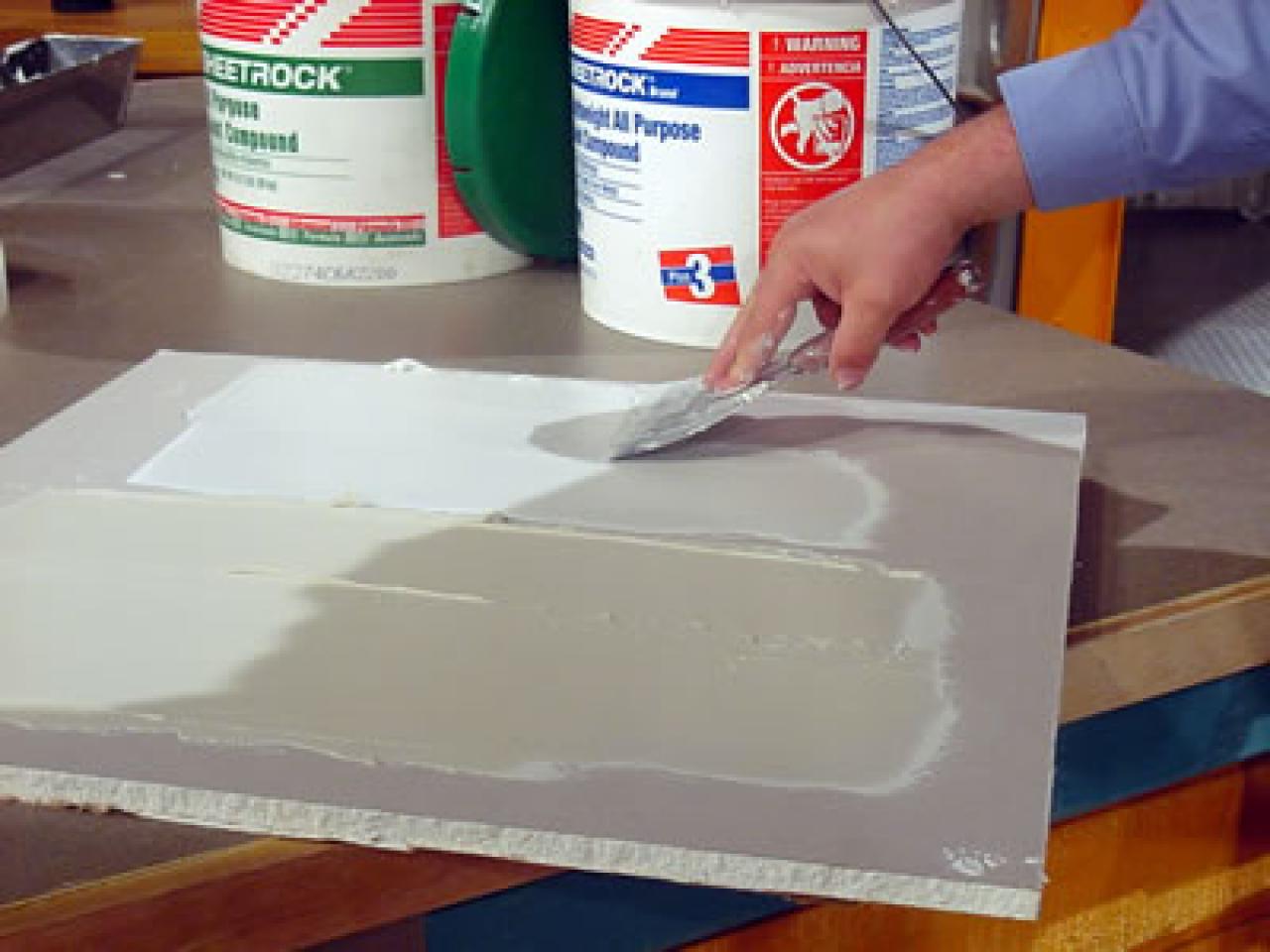 How to repair your drywall using a putty knife Utah Drywall Repair
