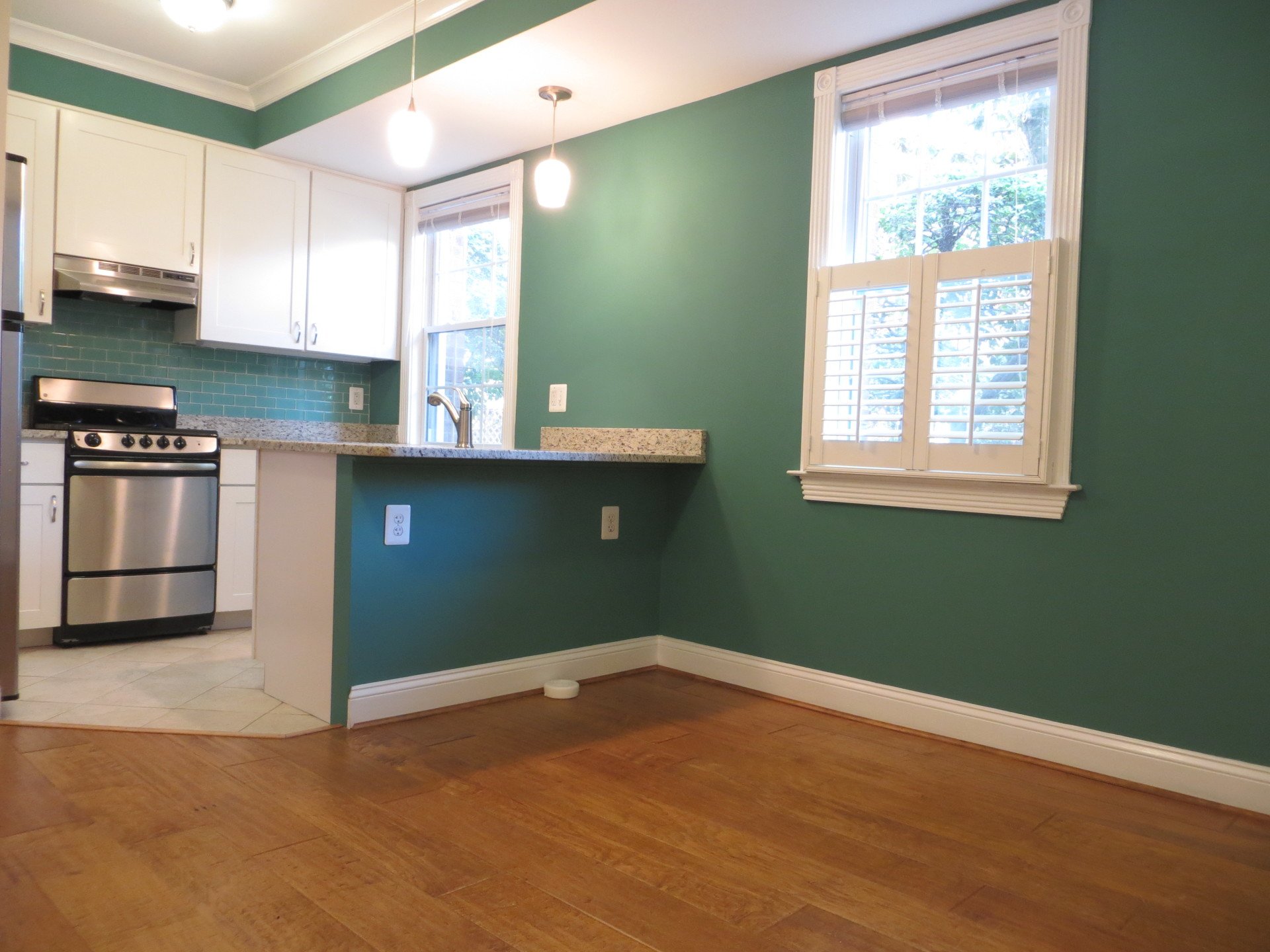 1 bedroom apartments for rent at Manor House Apartments in Del Ray