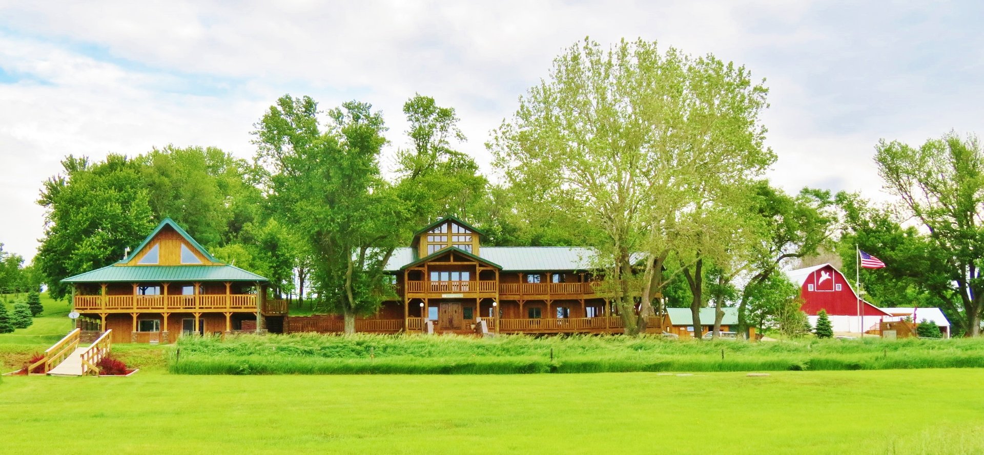 Hole N' The Wall Lodge Akron, IA