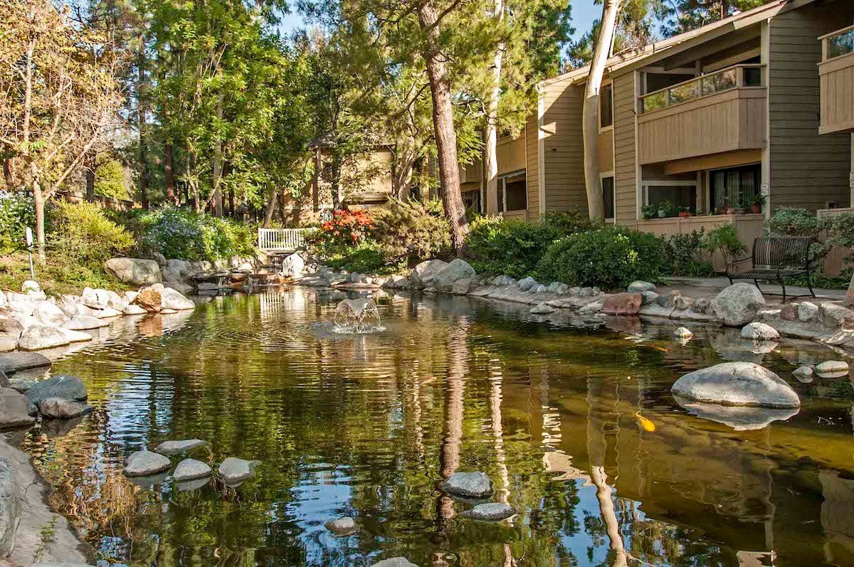 River Oaks Apartments Lake Forest