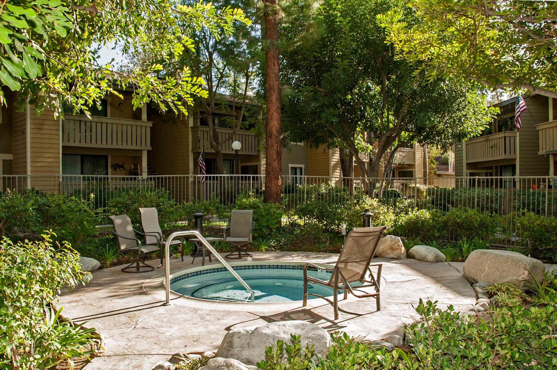 River Oaks Apartments Lake Forest