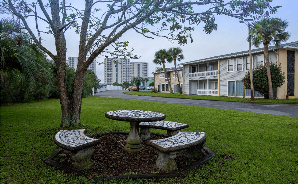 Barbecues Gulf Terrace, Resort Living in Destin, FL