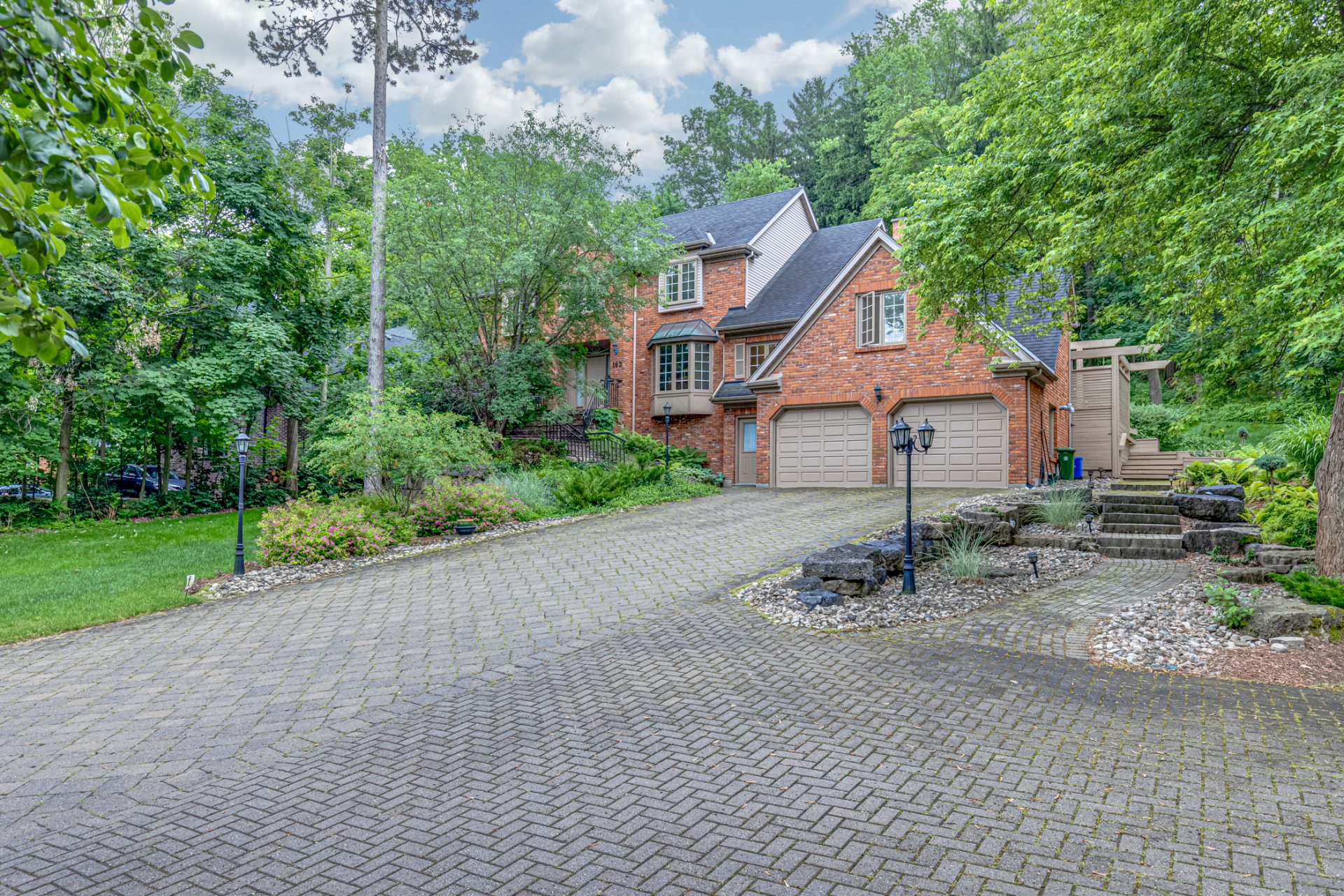 Virtual Tours Detached Homes for Sale Zalter Real Estate