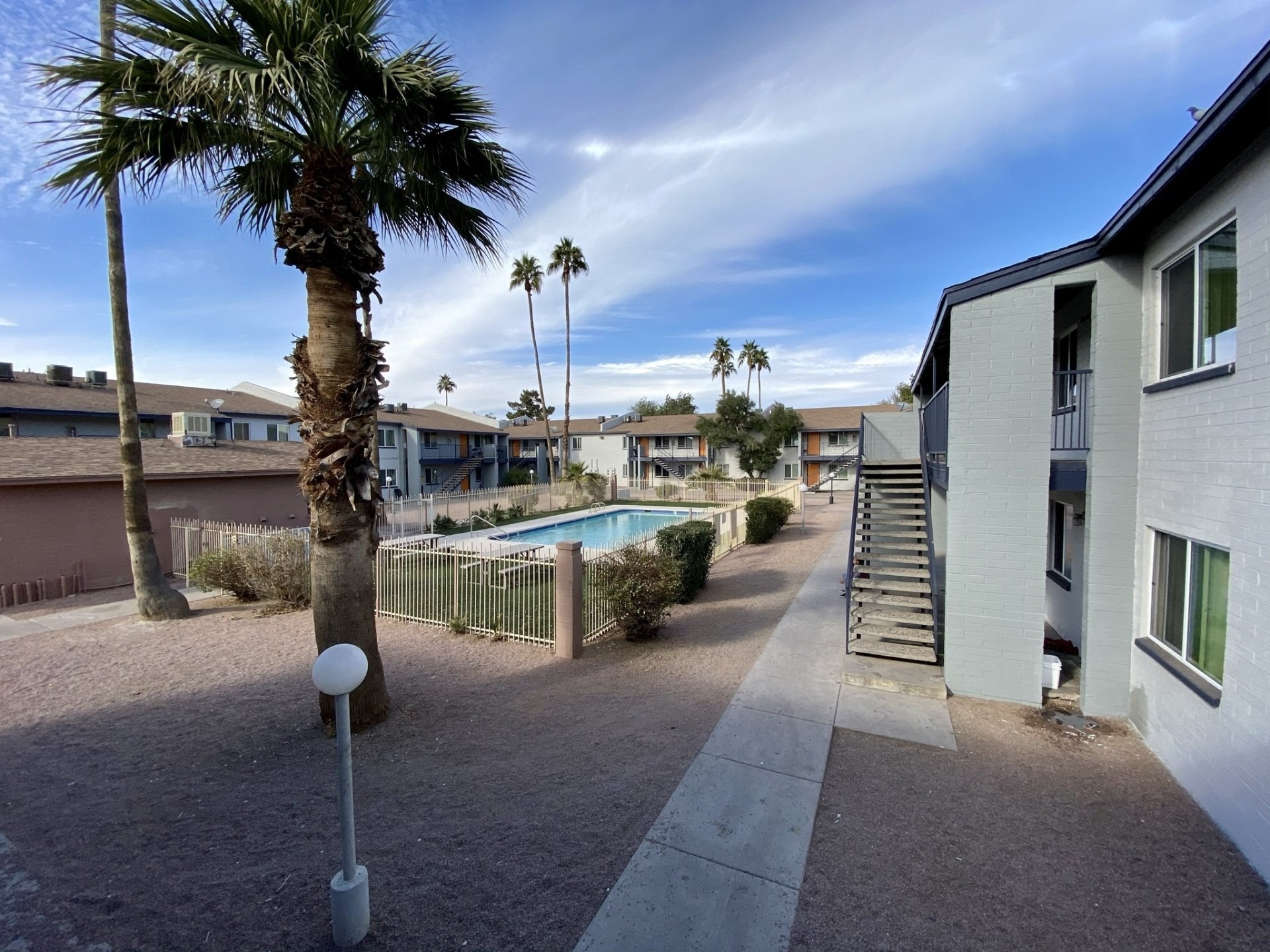View Golden Key Apartments in Phoenix, Az Features and Amenities