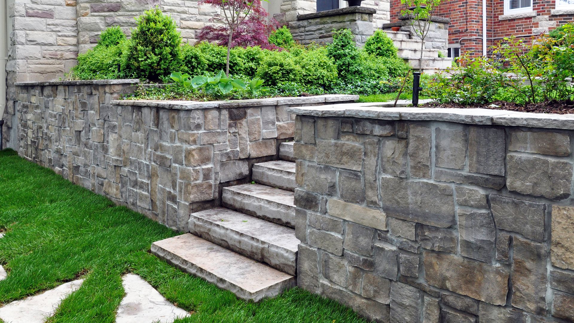 5 Capstone Ideas for GreatLooking Retaining Walls