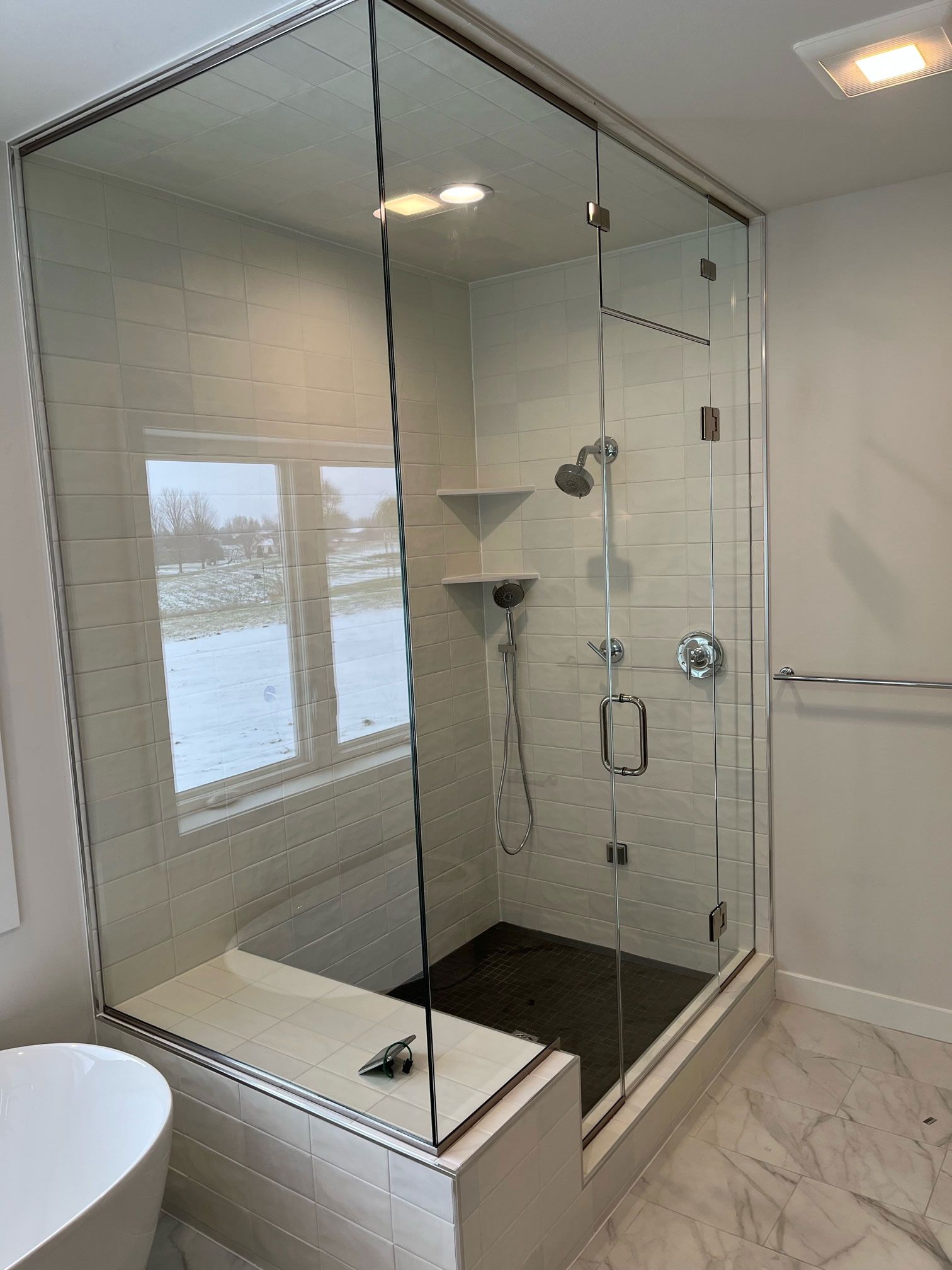 Custom Glasswork La Crosse, WI Glass Interiors & Steel