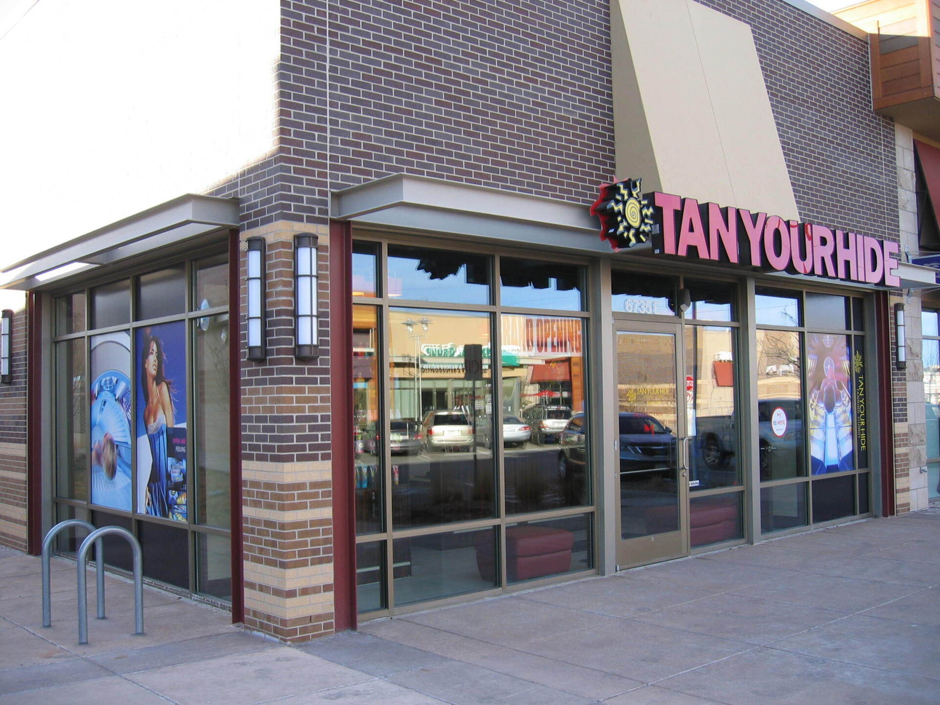 Airbrush Tanning Salon in Aurora & Denver, CO Tan Your Hide