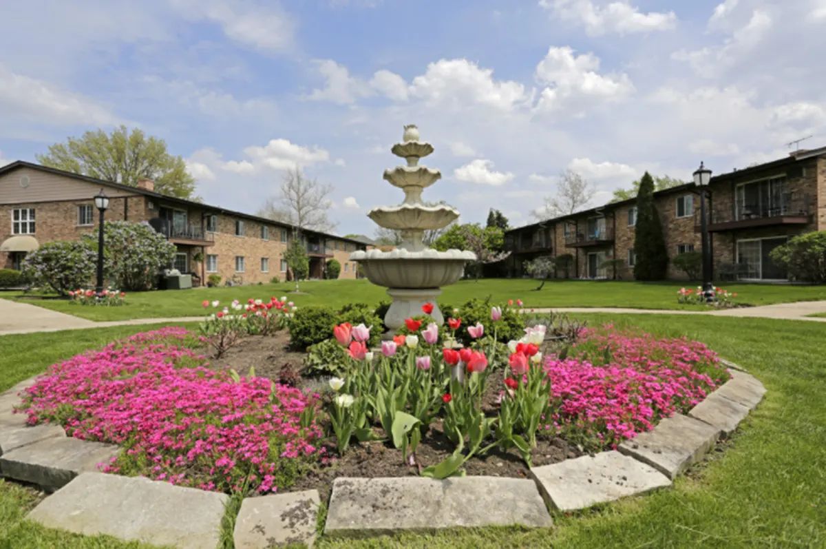 Westmore Apartments Pet Friendly Apartments in Lombard, IL