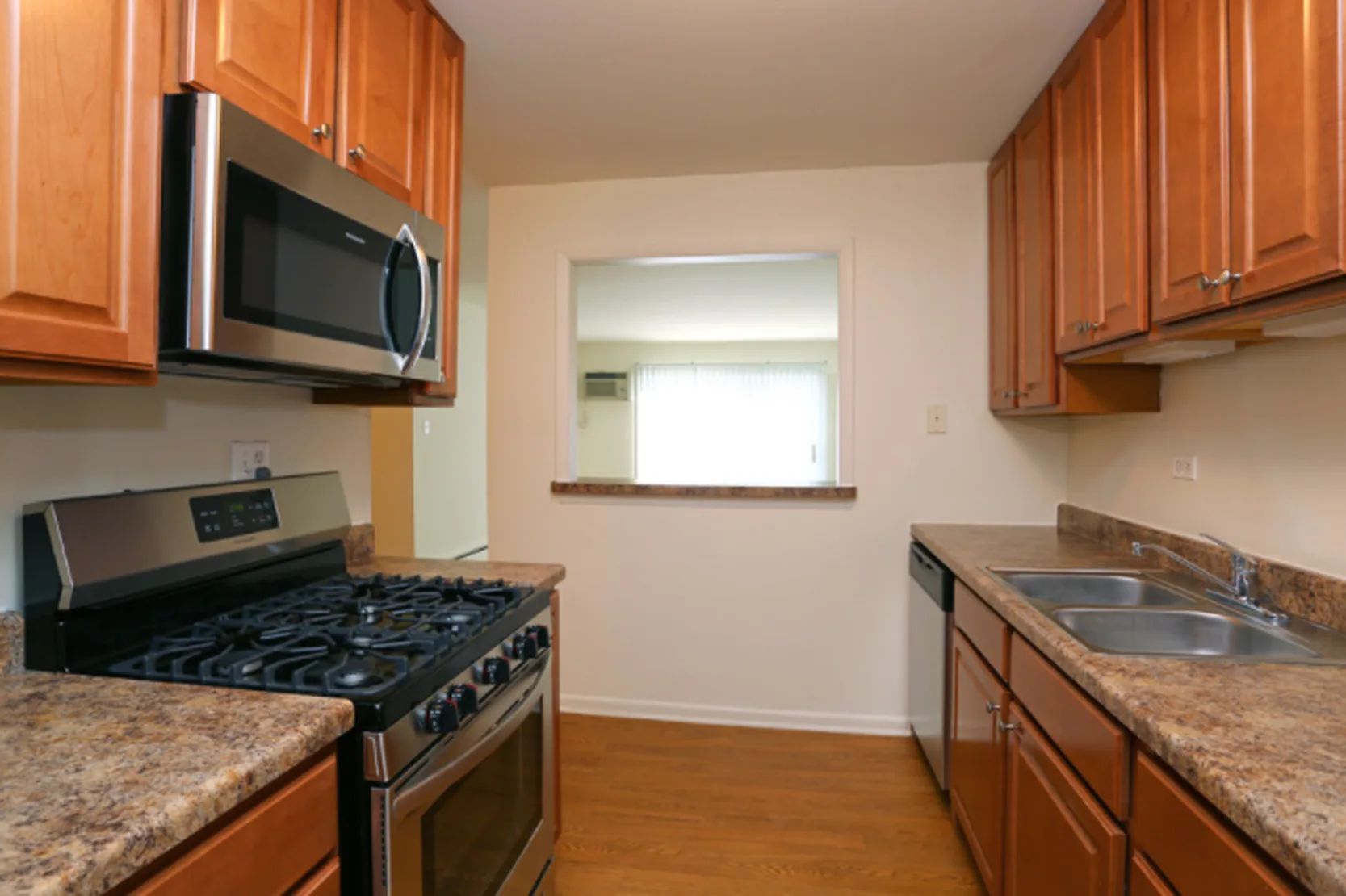 Westmore Apartments Pet Friendly Apartments in Lombard, IL