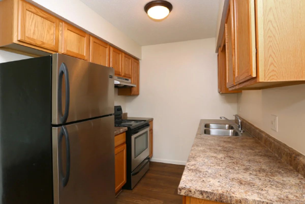 Whispering Trails Naperville, IL Pet Friendly Apartments