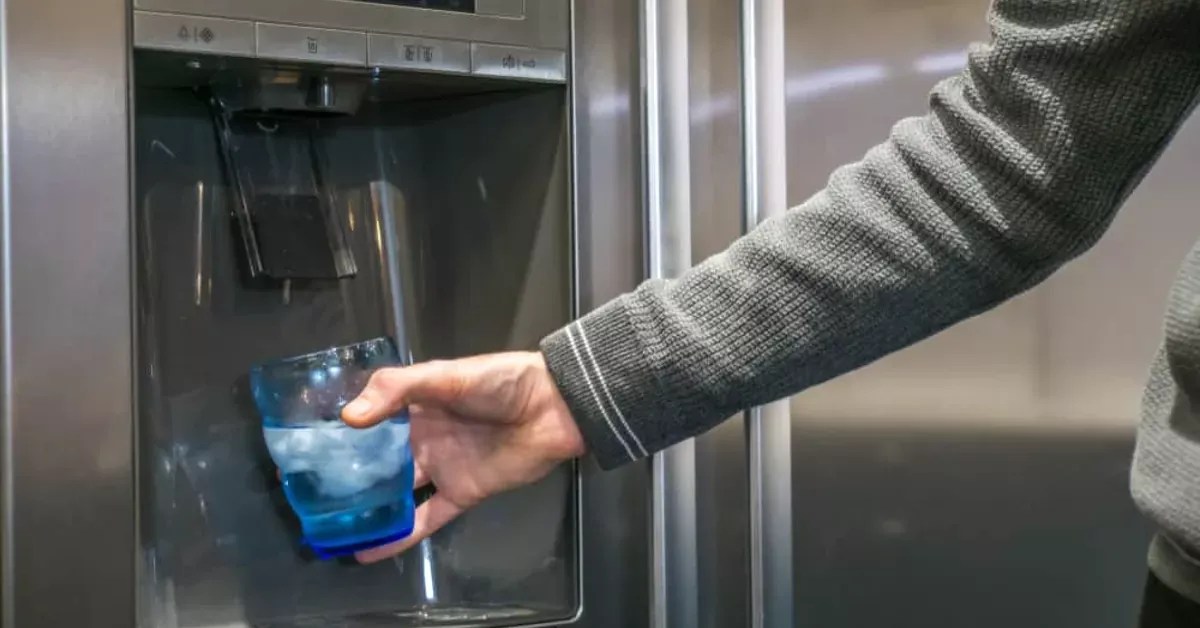 How to Fix an LG Refrigerator Leaking Water