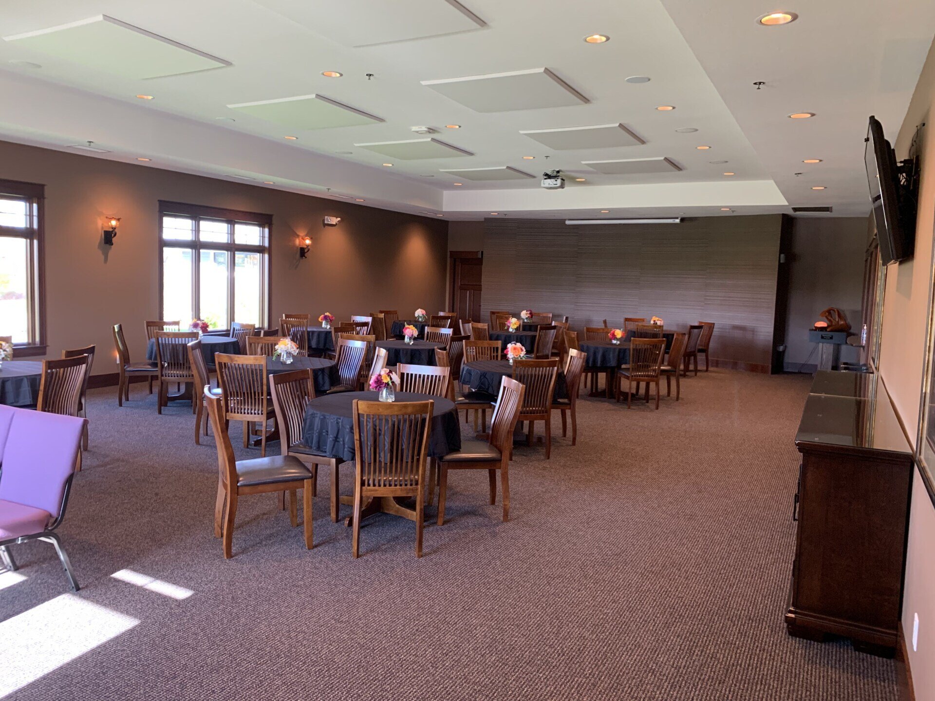 Our Facilities Lind Family Funeral Home