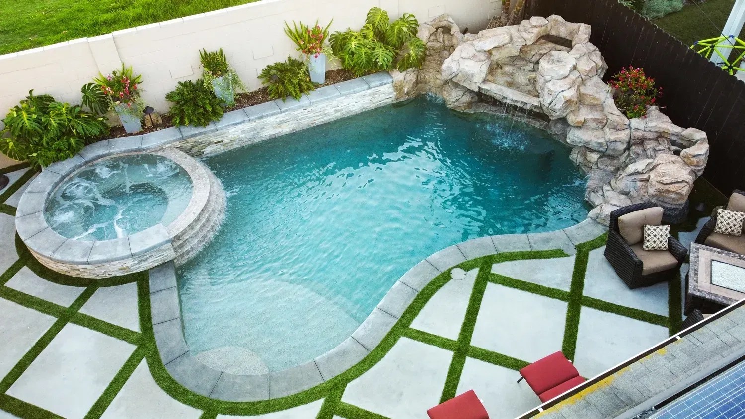Fontana Pool Builder New Construction & Remodels