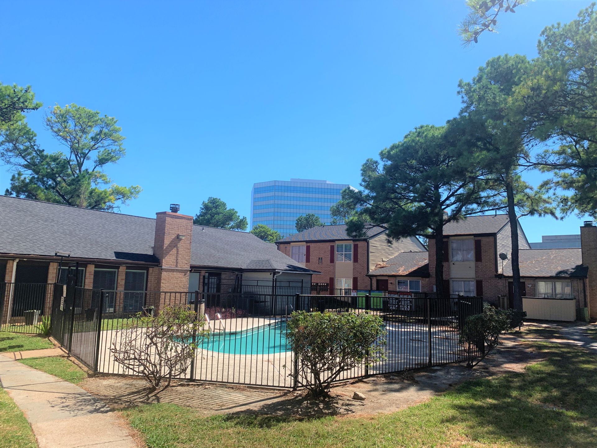 Serena Forest Apartments 12603 Northborough Dr, Houston, TX 77067