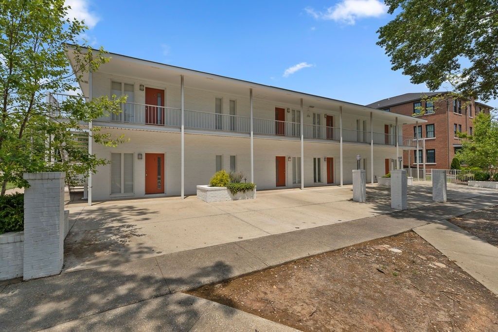 Our Properties Wade Management Student Housing, Auburn, AL