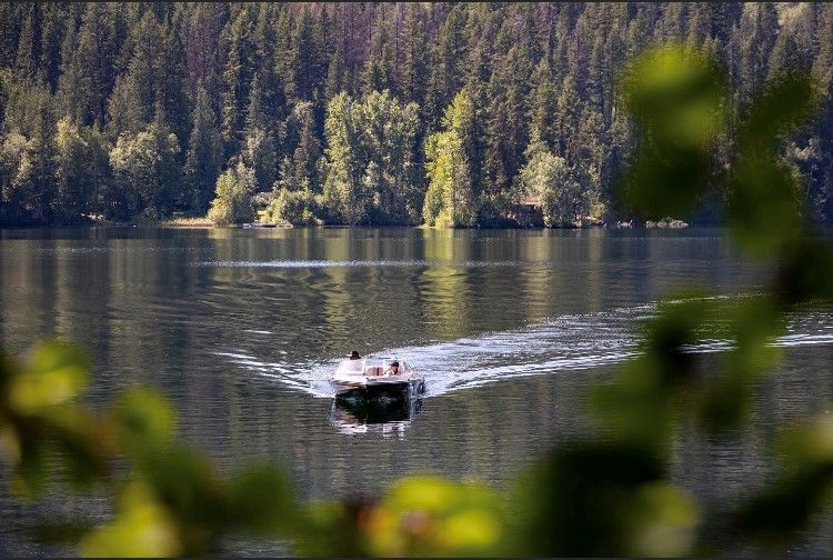 Gallery Lakeside Heffley Hideaways