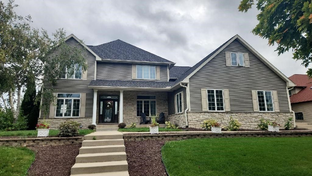 Roofing Contractor Janesville, WI DMR Exteriors