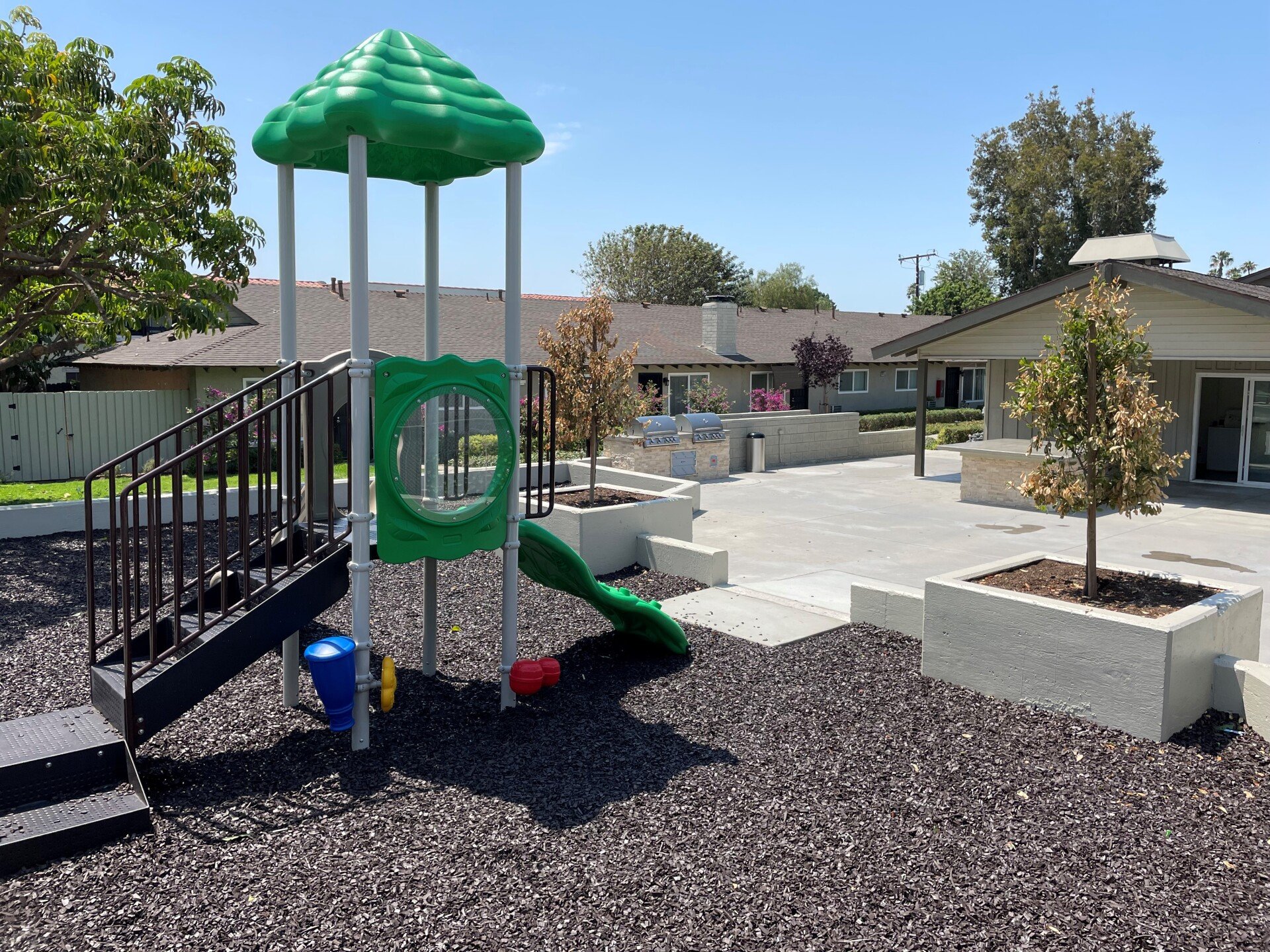 Windsor Gardens Apartment Homes Property Details