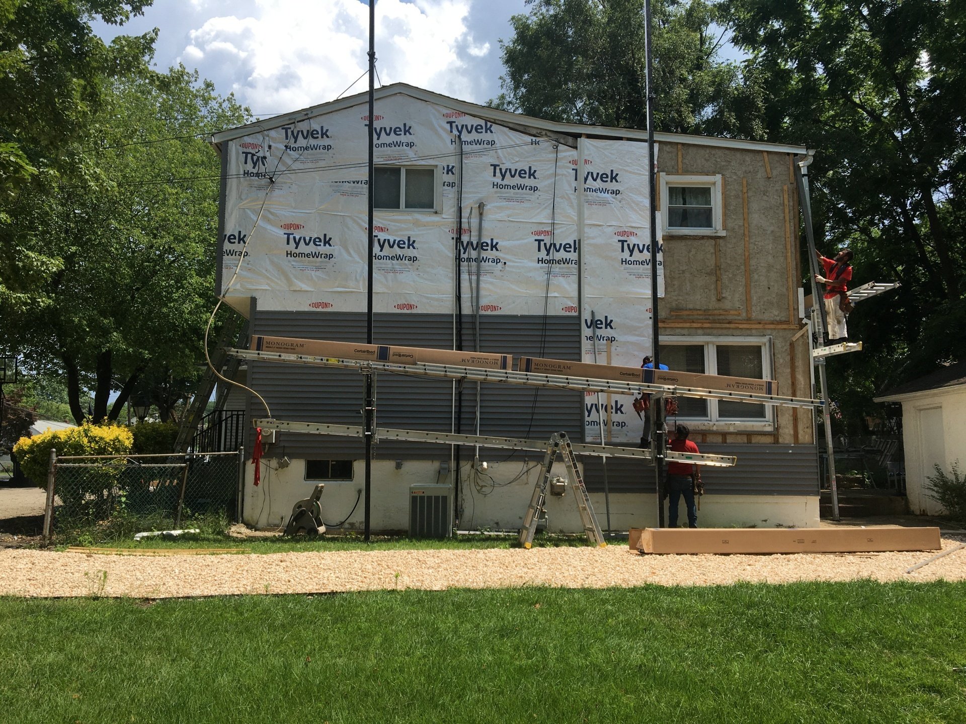 Full Vinyl Siding DemoInstallation
