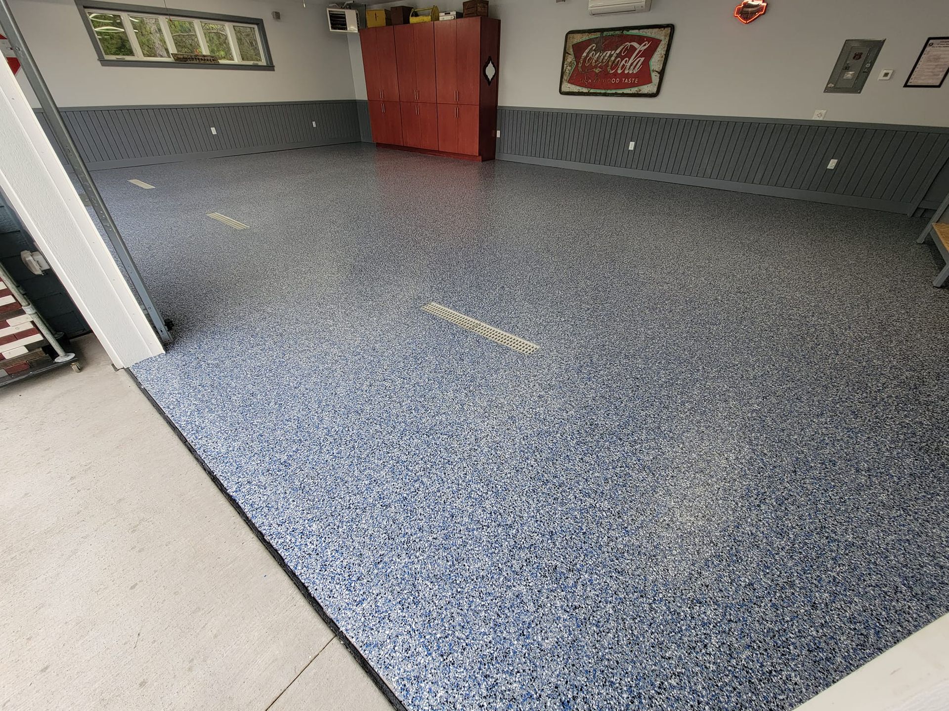 Epoxy Garage Floor Coating Contractor in Rochester, MN MidWest
