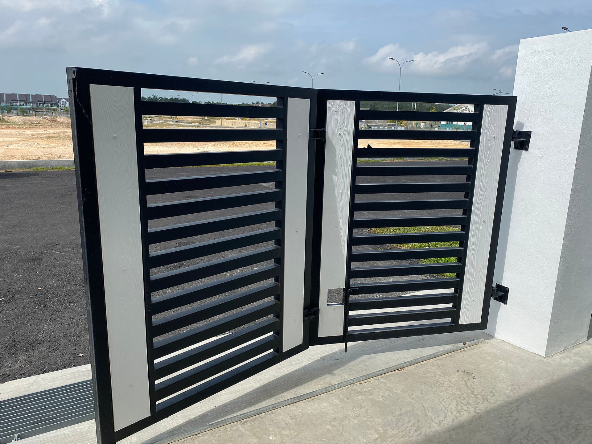 Trackless Folding Autogate All You Need to Know