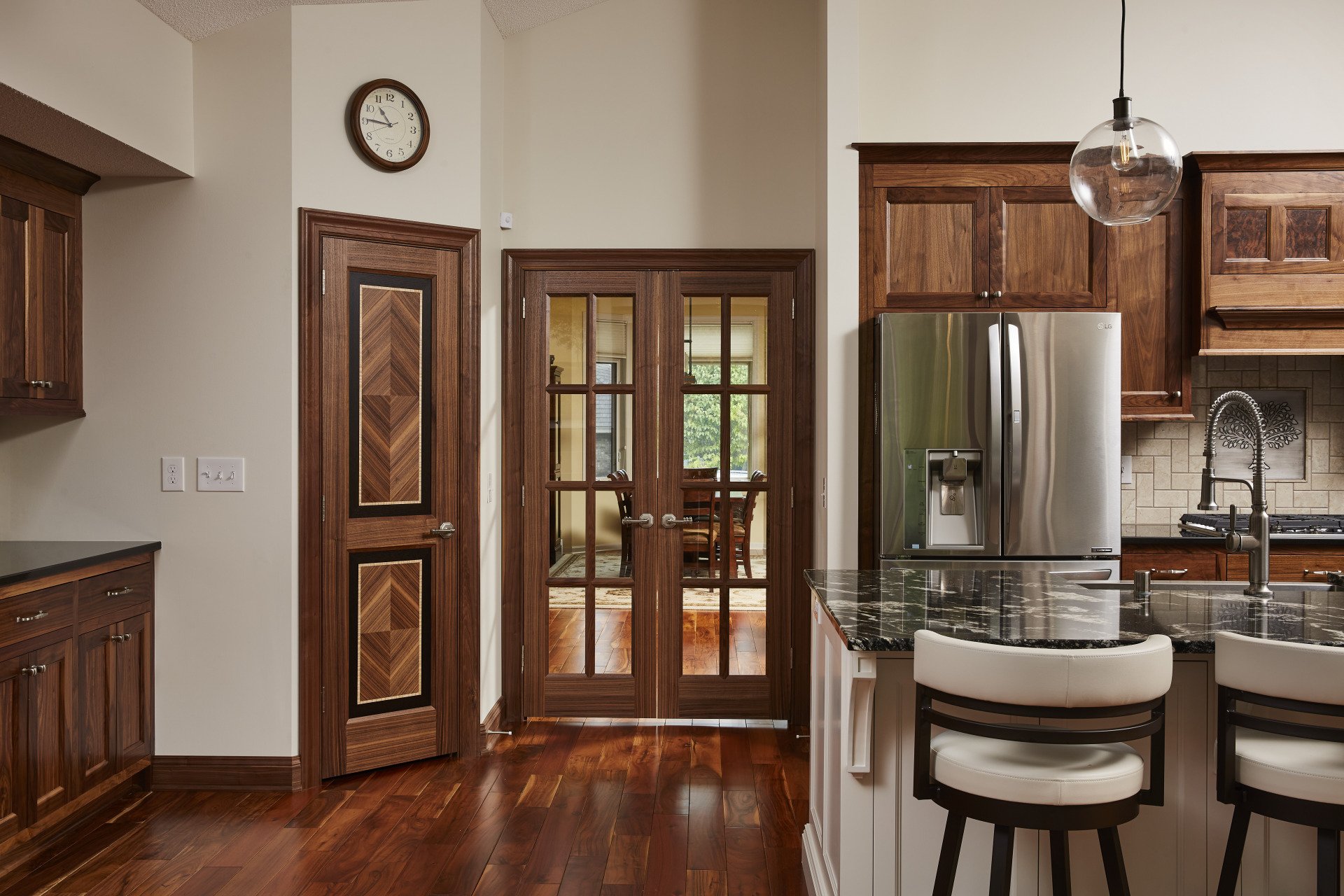 Custom Minneapolis Offering Refinishing & Refacing