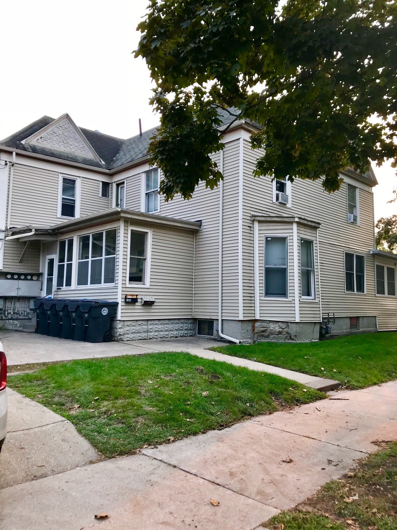 View Student Housing & Rentals La Crosse, WI Benson