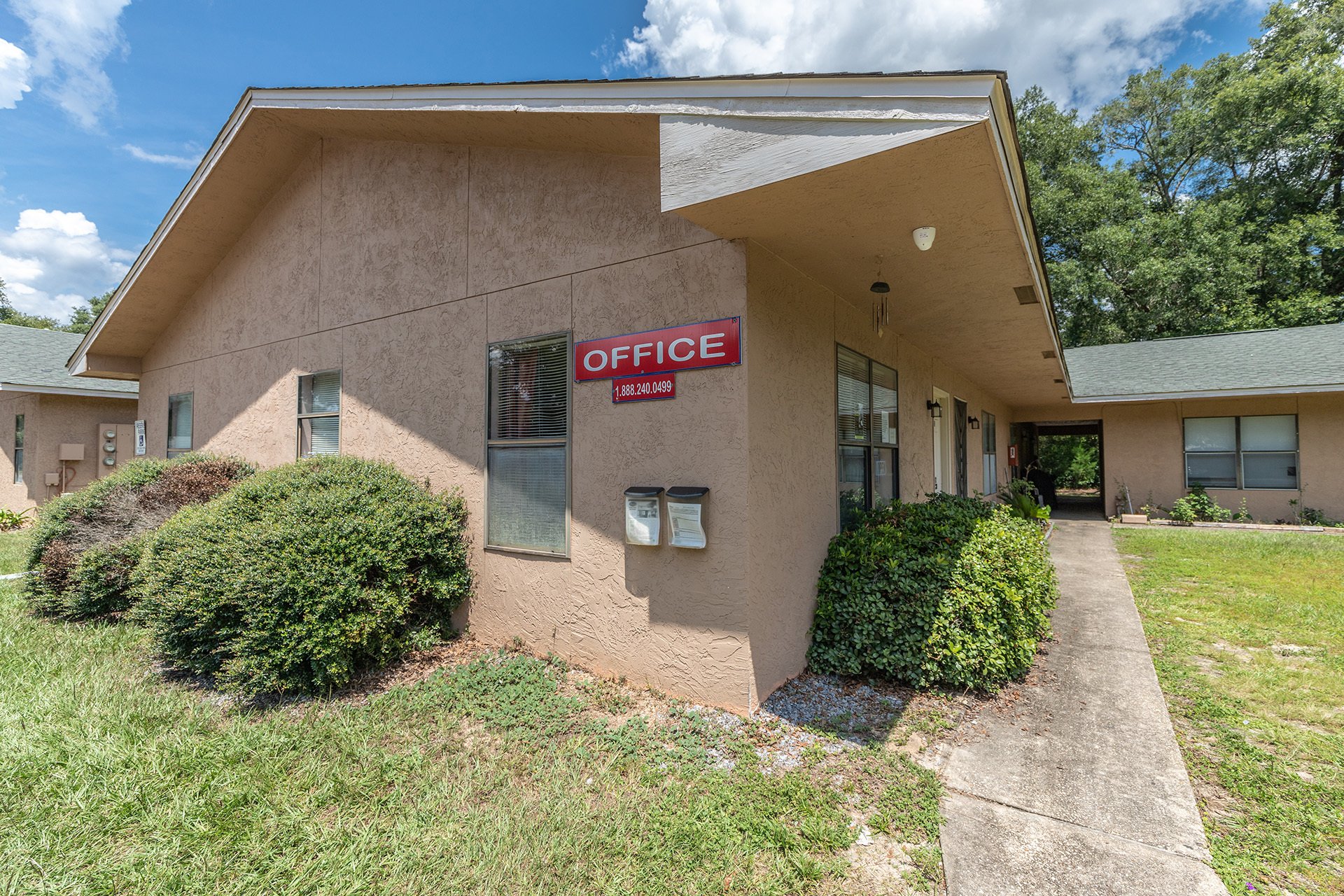 Riviera Place Apartments