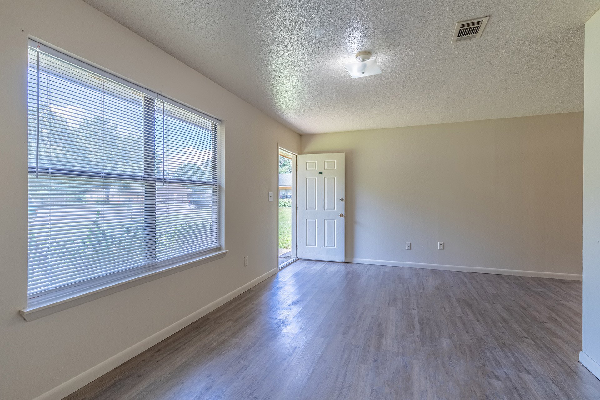 Riviera Place Apartments