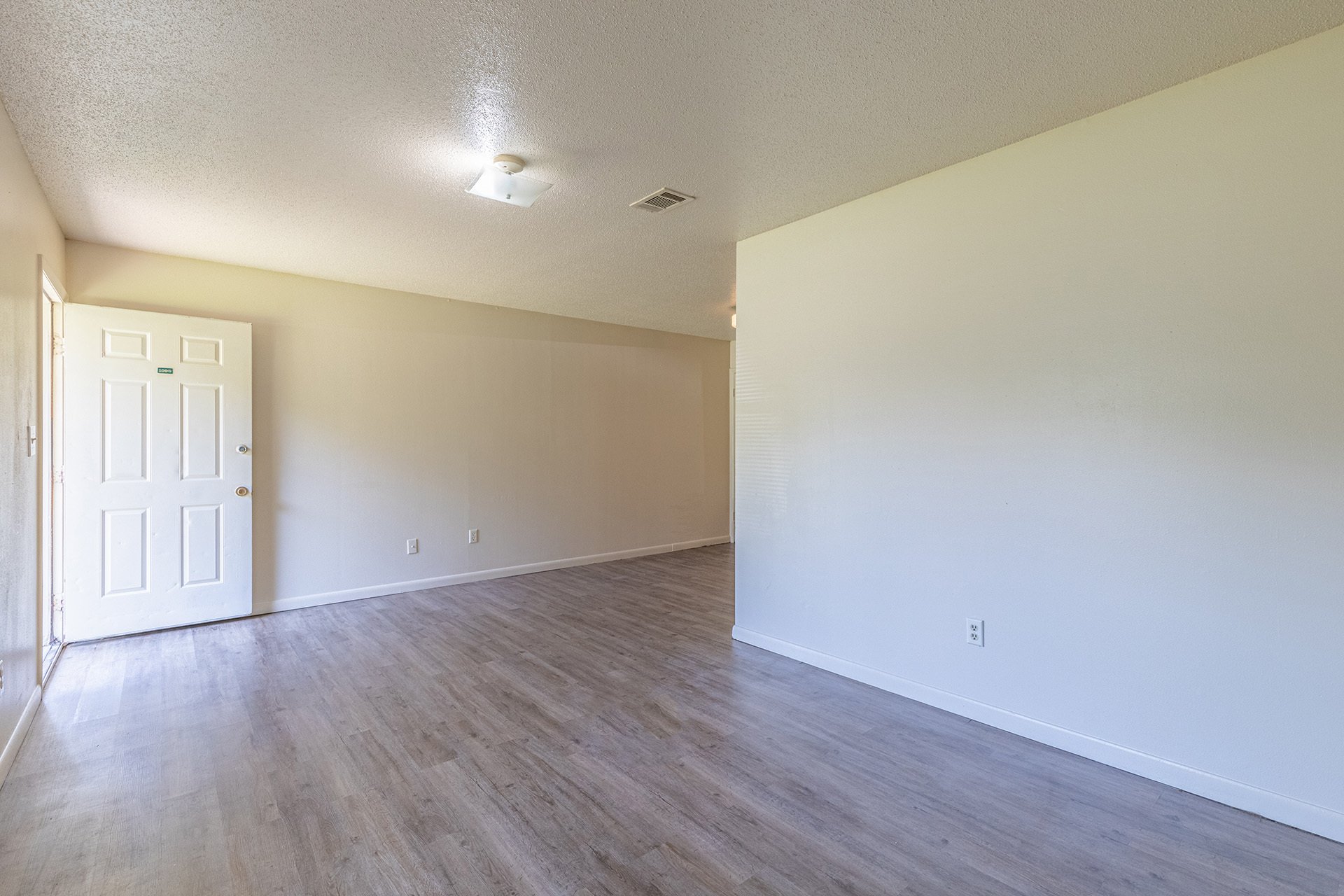 Riviera Place Apartments