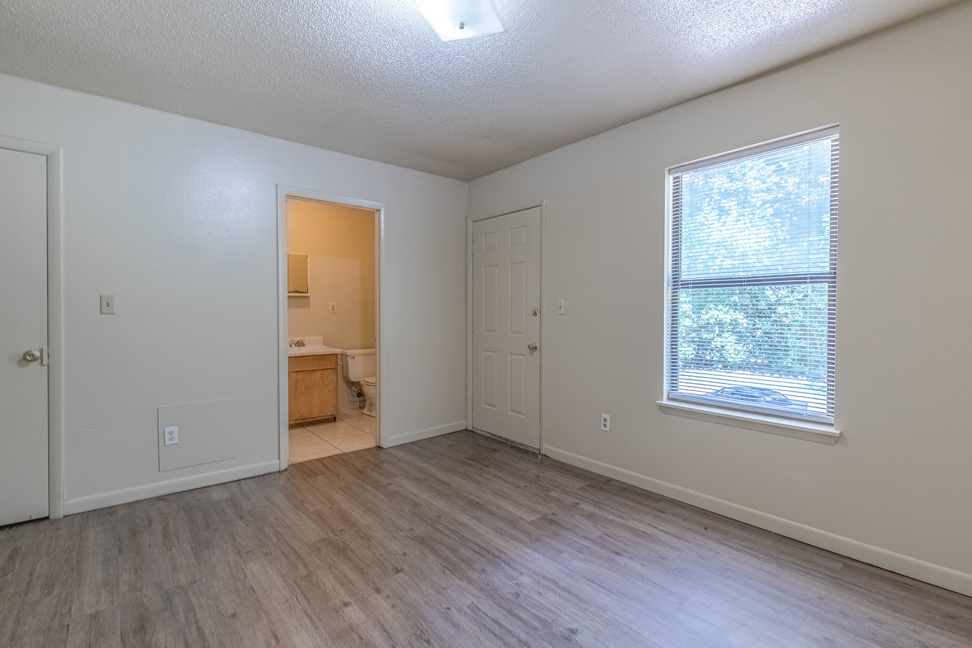 Riviera Place Apartments