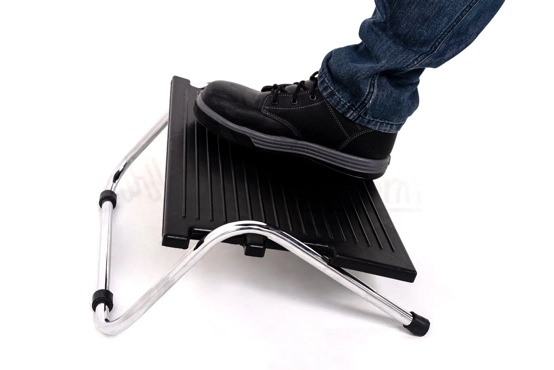 Descansa pies aquí los beneficios de tener uno en la oficina