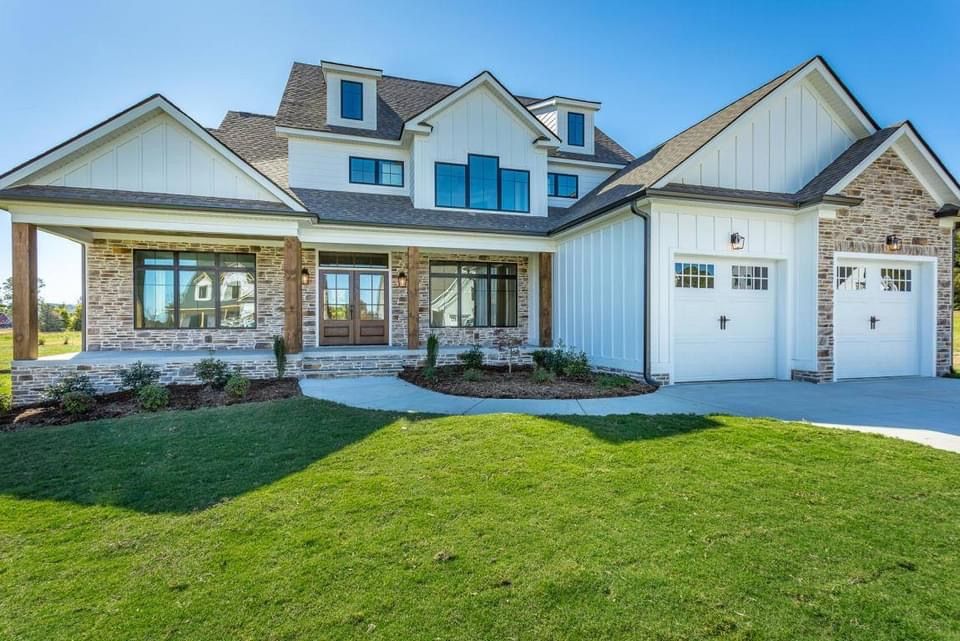 Pine Lakes Community in Ringgold, GA Queen Construction