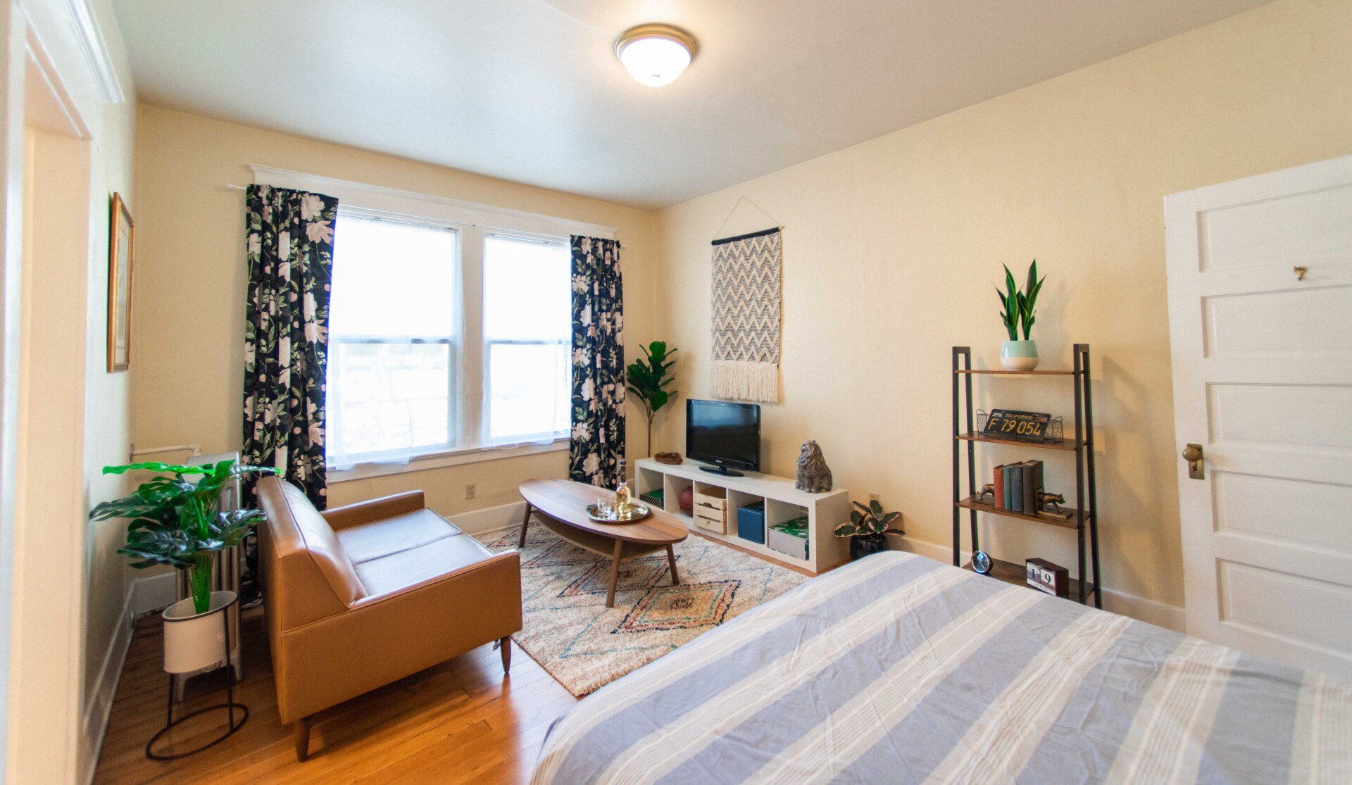 Delmont Harveyland Apartments