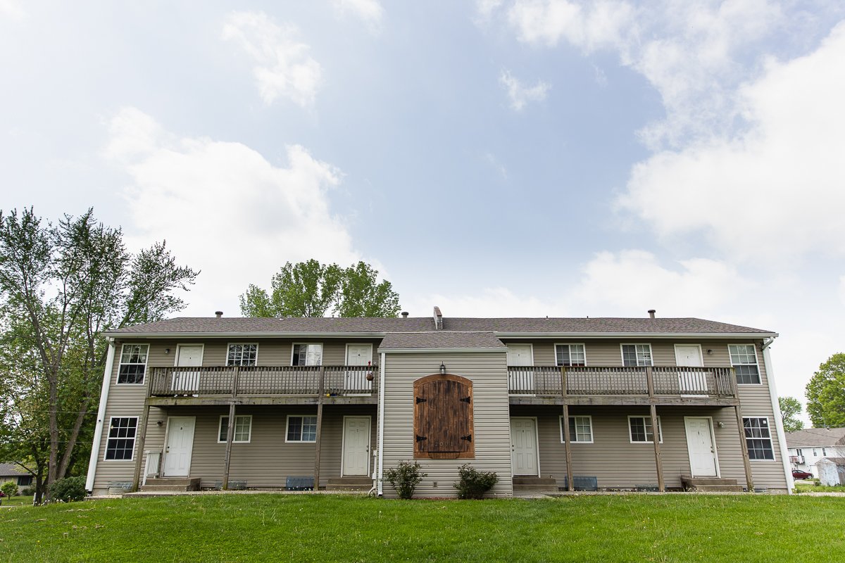 Rentals Chateau Court Apartments Raymore, MO