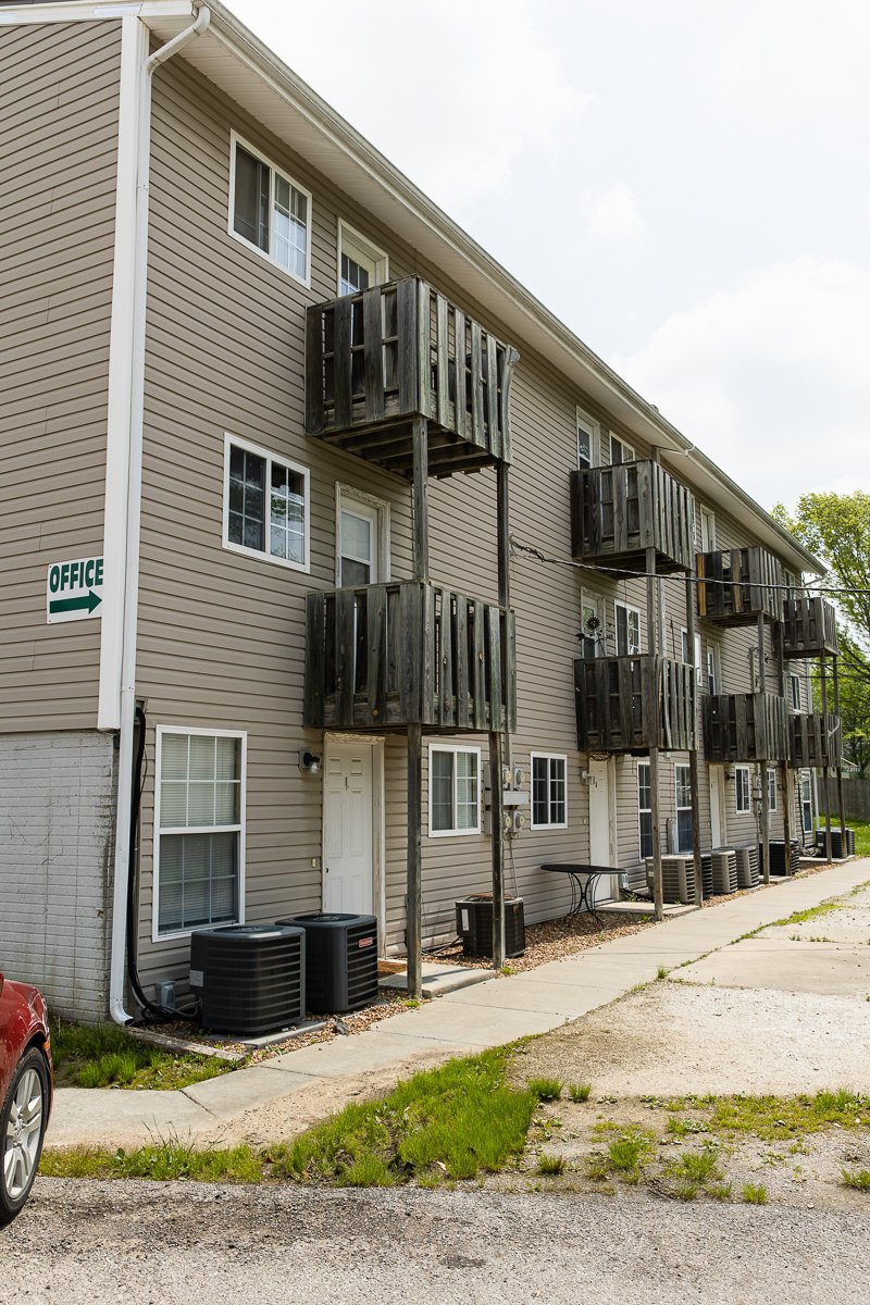 Rentals Chateau Court Apartments Raymore, MO