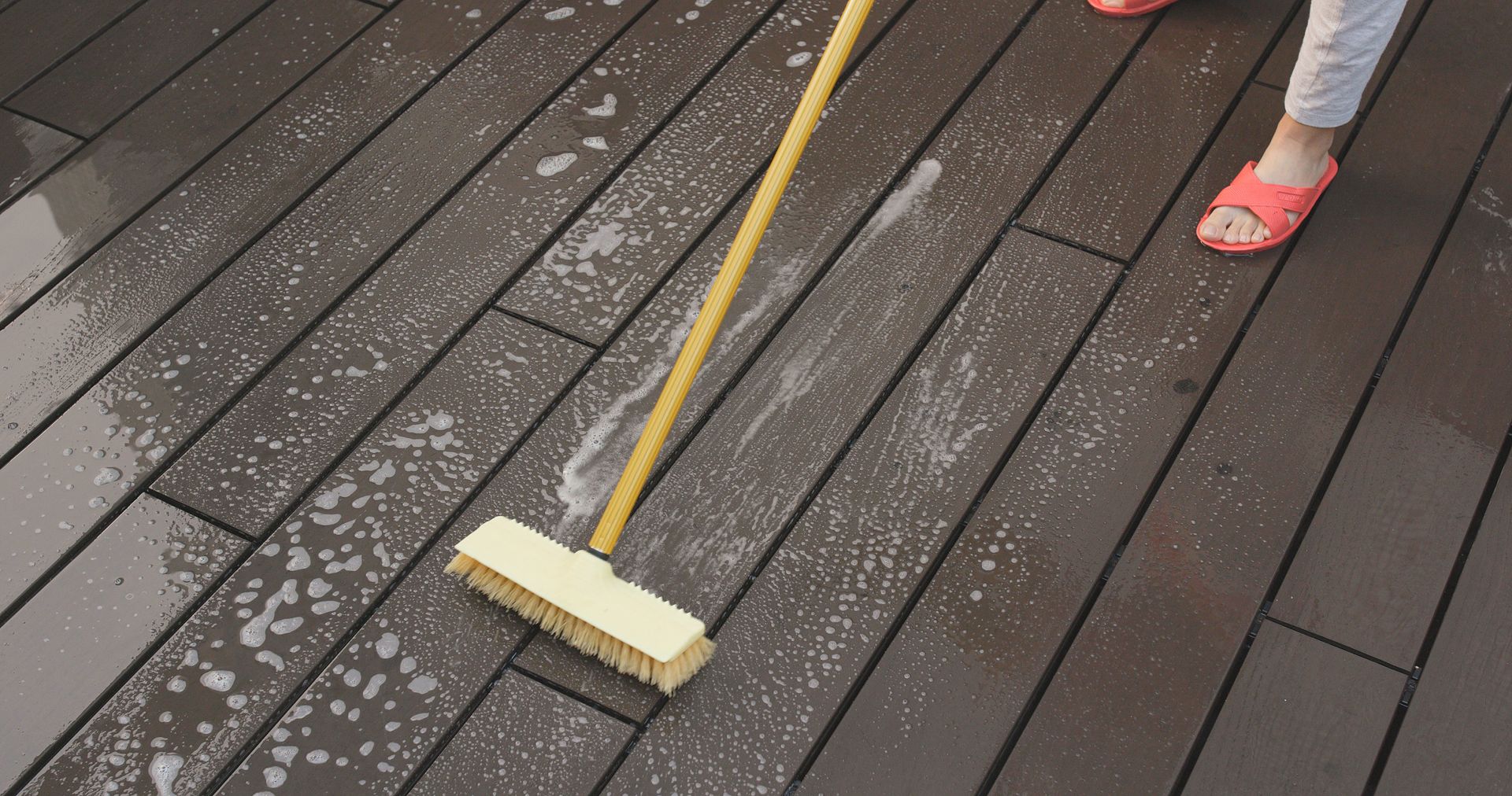 5 Best Ways to Clean Outdoor Tiles Effectively