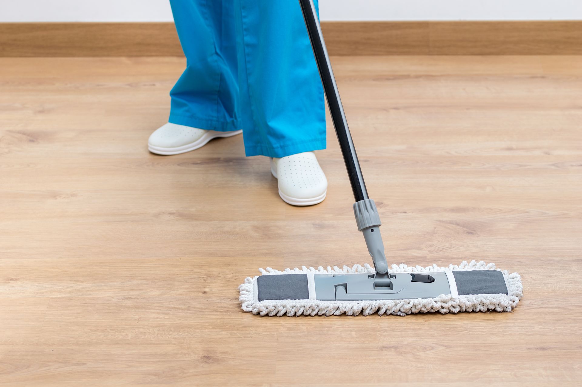 6 Professional Tips on How to Clean Hybrid Flooring