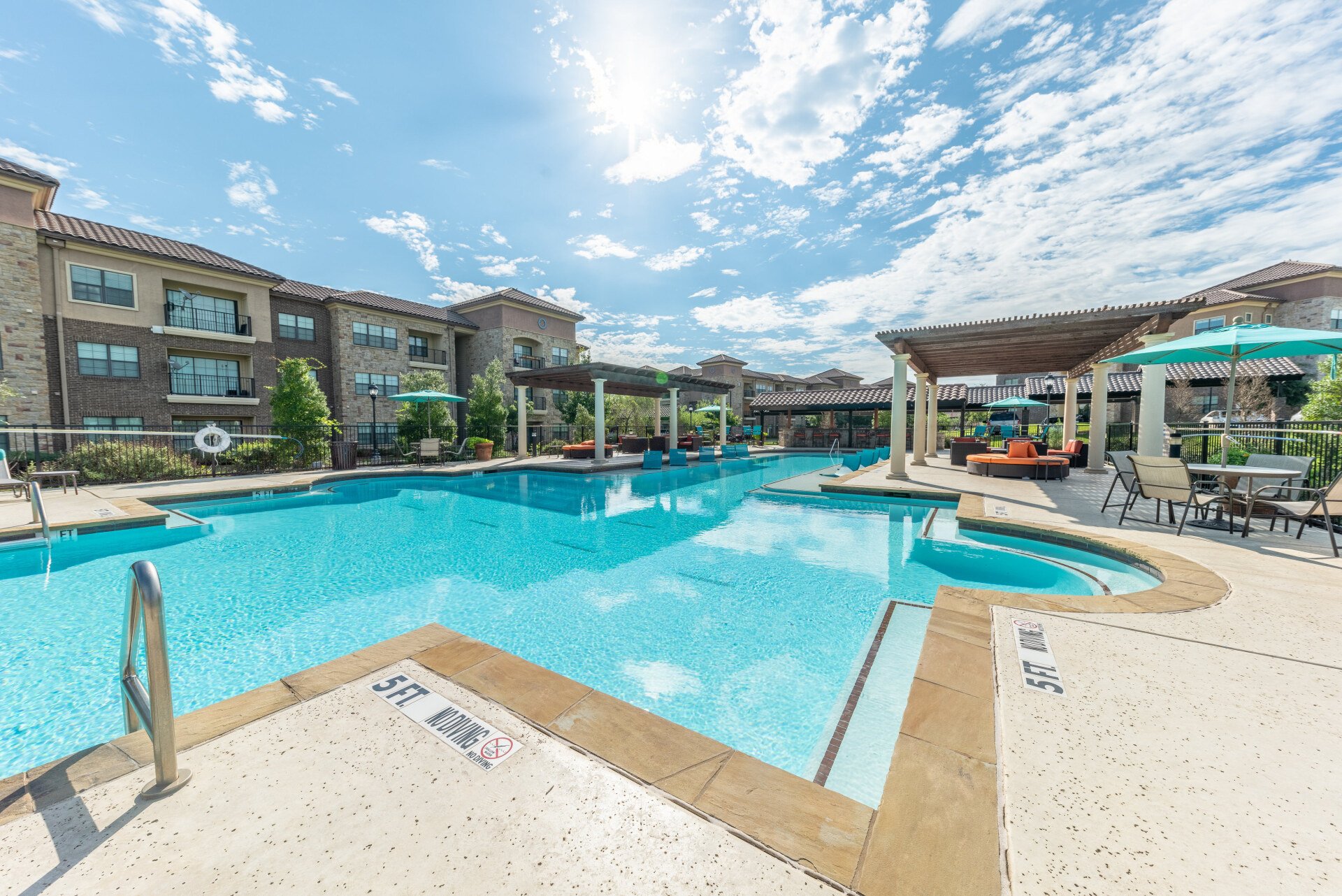 Evolv Apartments in Mansfield, TX