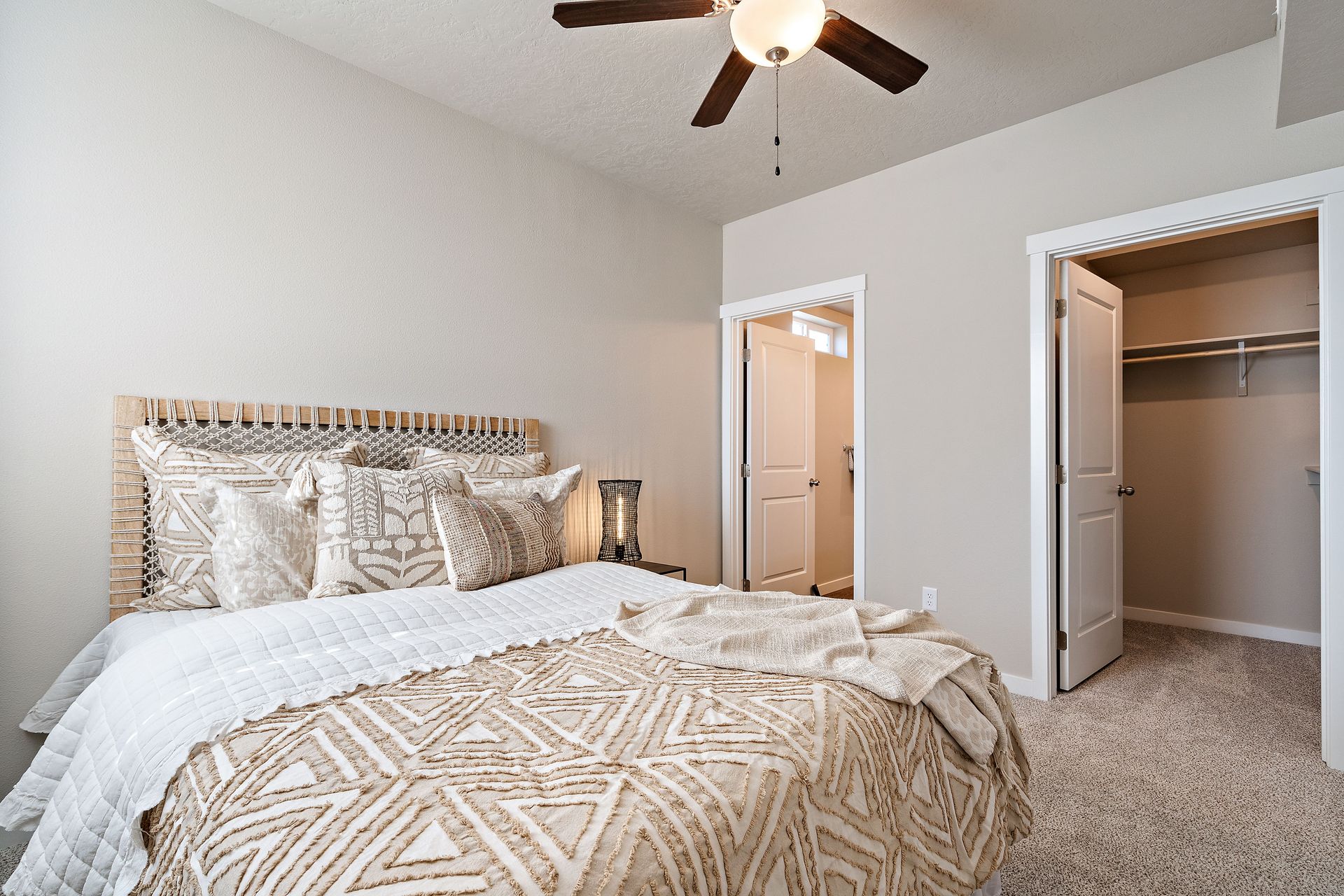 Luxury Apartment Nampa, ID Brownstone Flats