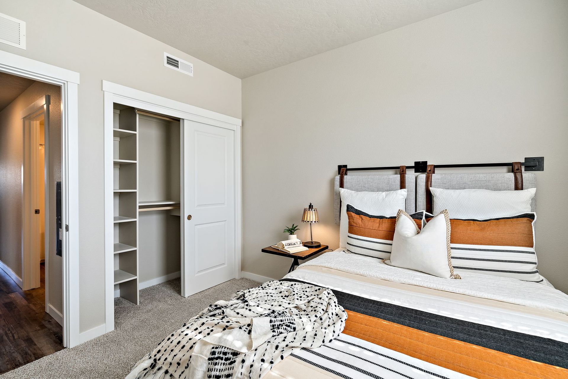 Luxury Apartment Nampa, ID Brownstone Flats