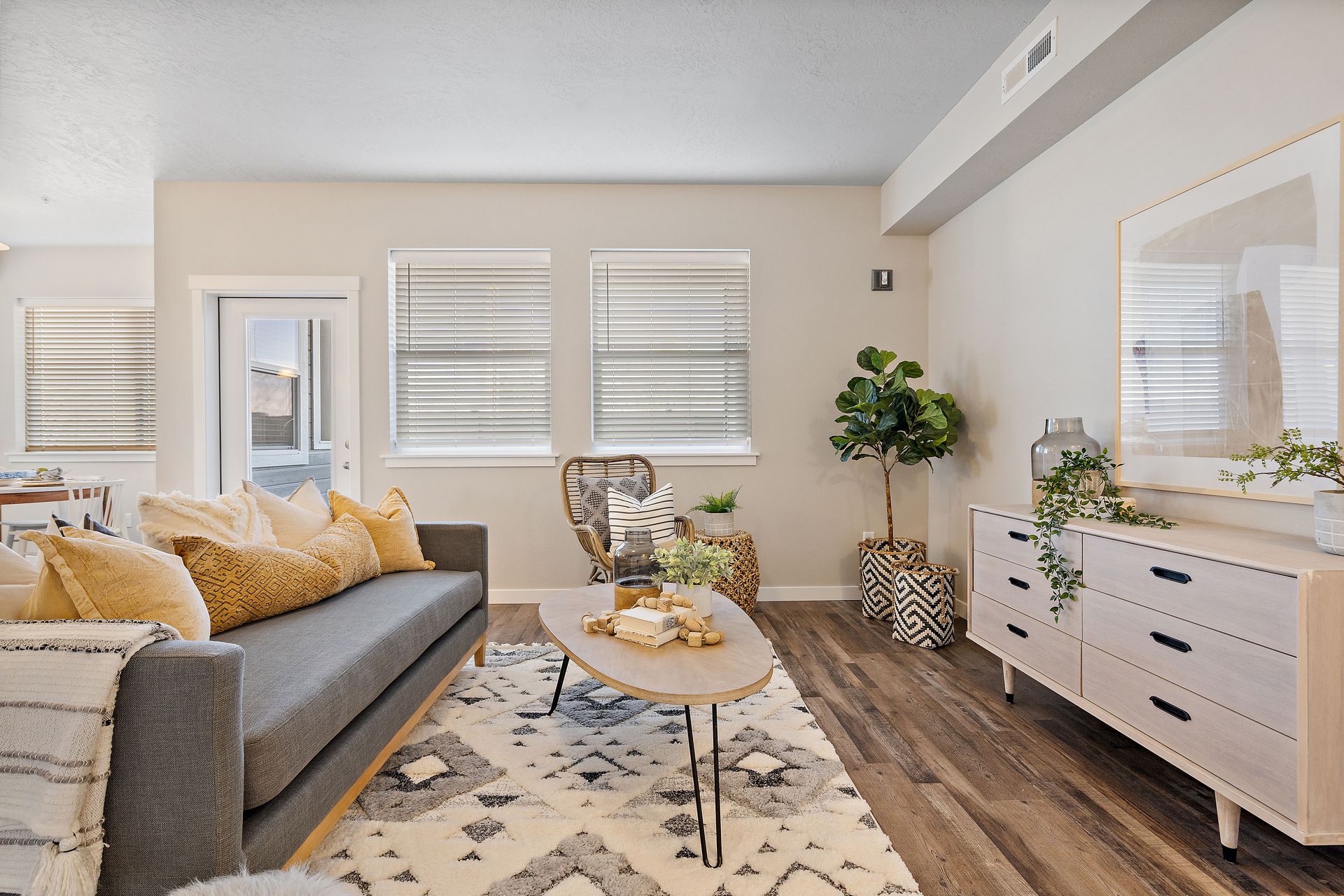 Luxury Apartment Nampa, ID Brownstone Flats