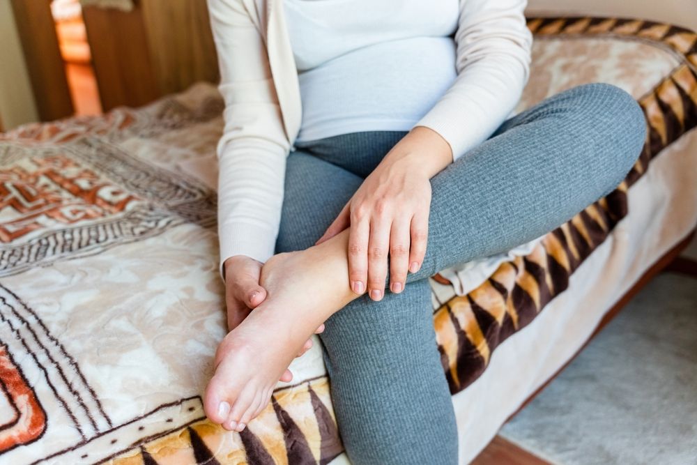 Leg Swelling Causes, Symptoms, Prevention and Treatments