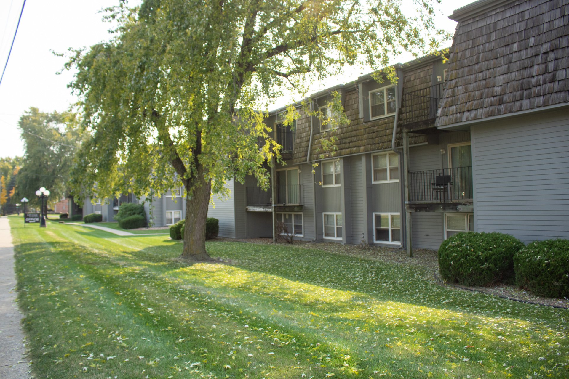 Urbandale, IA Apartments Elm Village Home Page