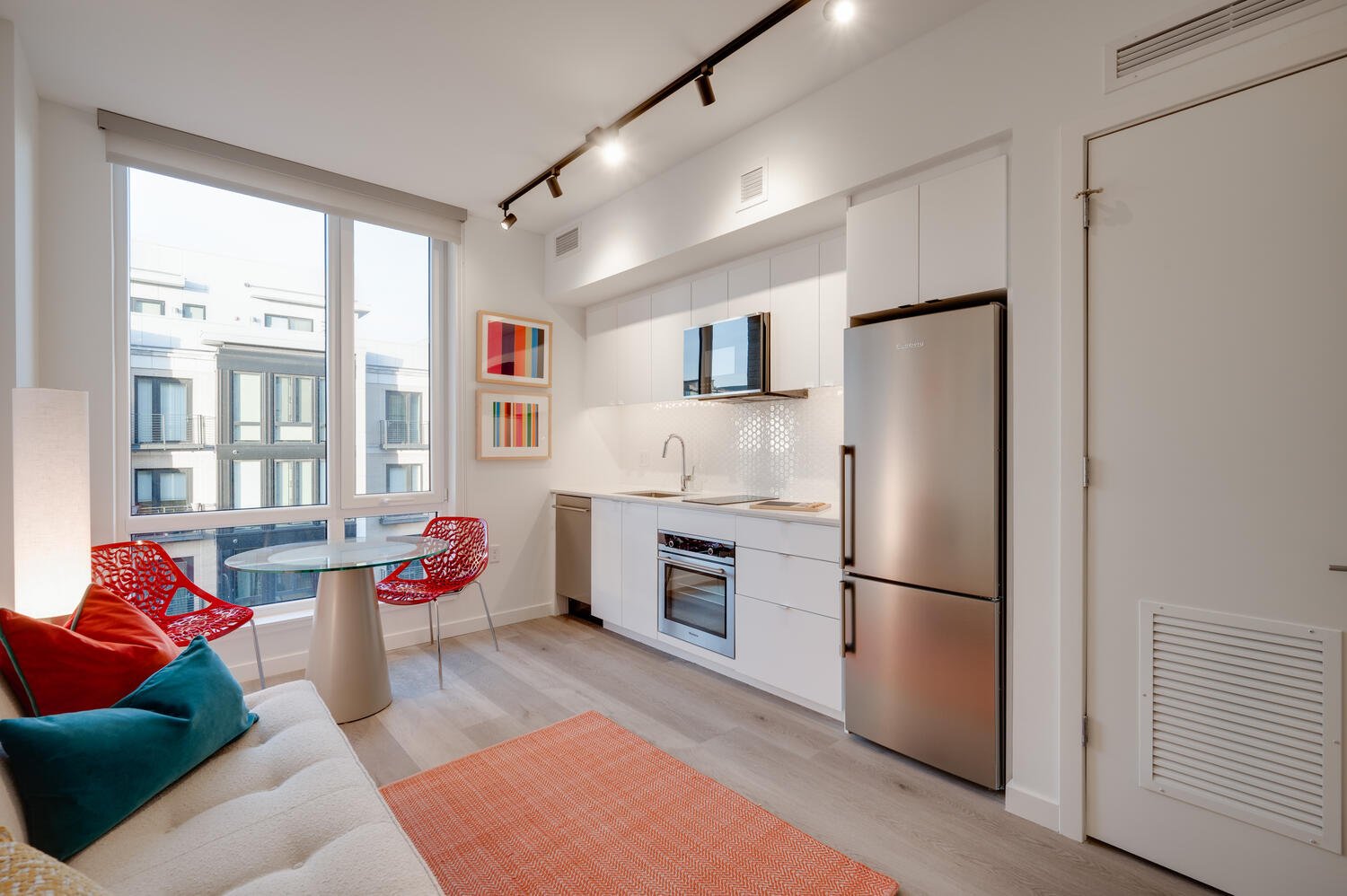 Home Collection 14 Apartments, UStreet District