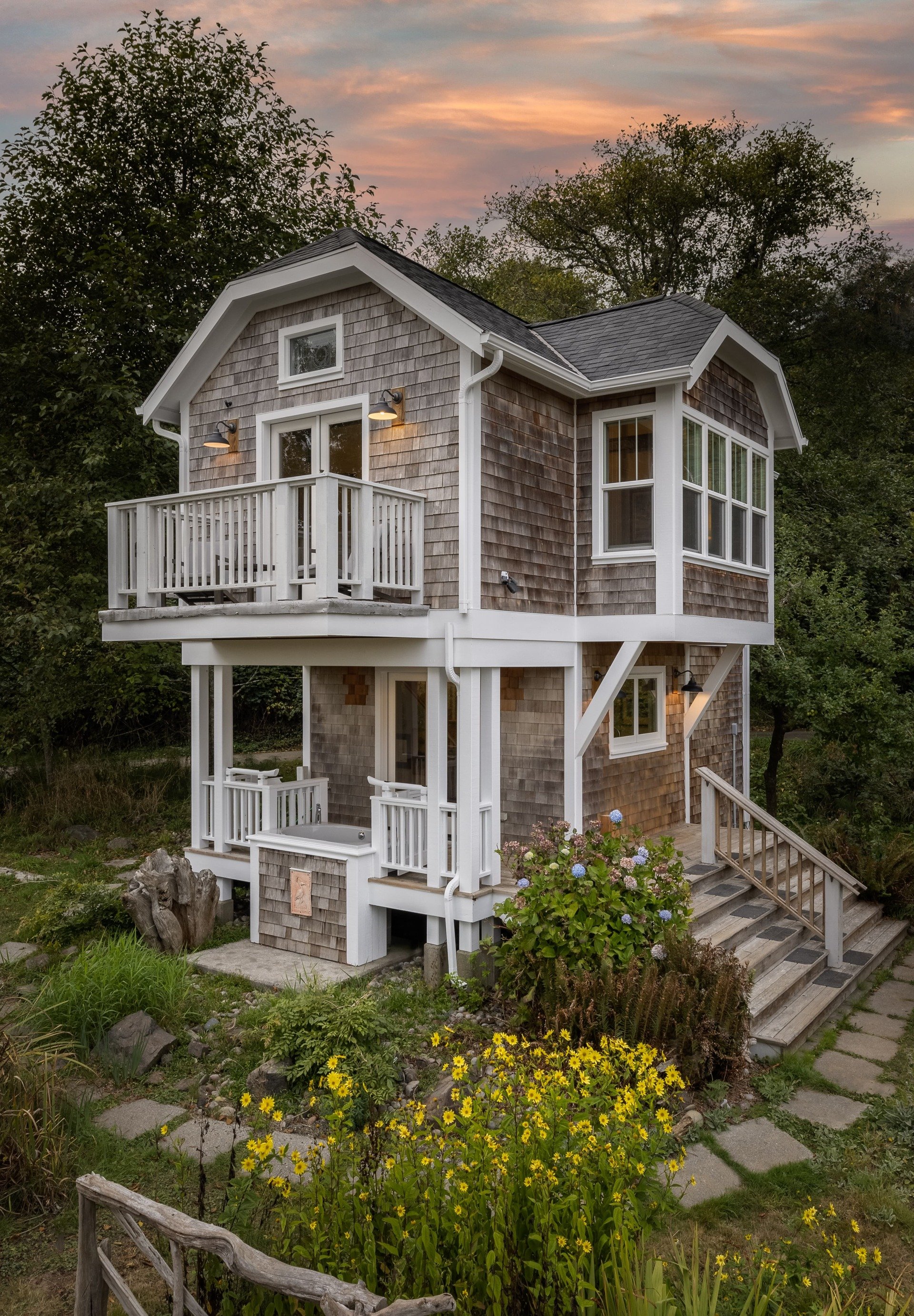 Escape Relax Restore Baker Bay Retreat in Ilwaco, WA