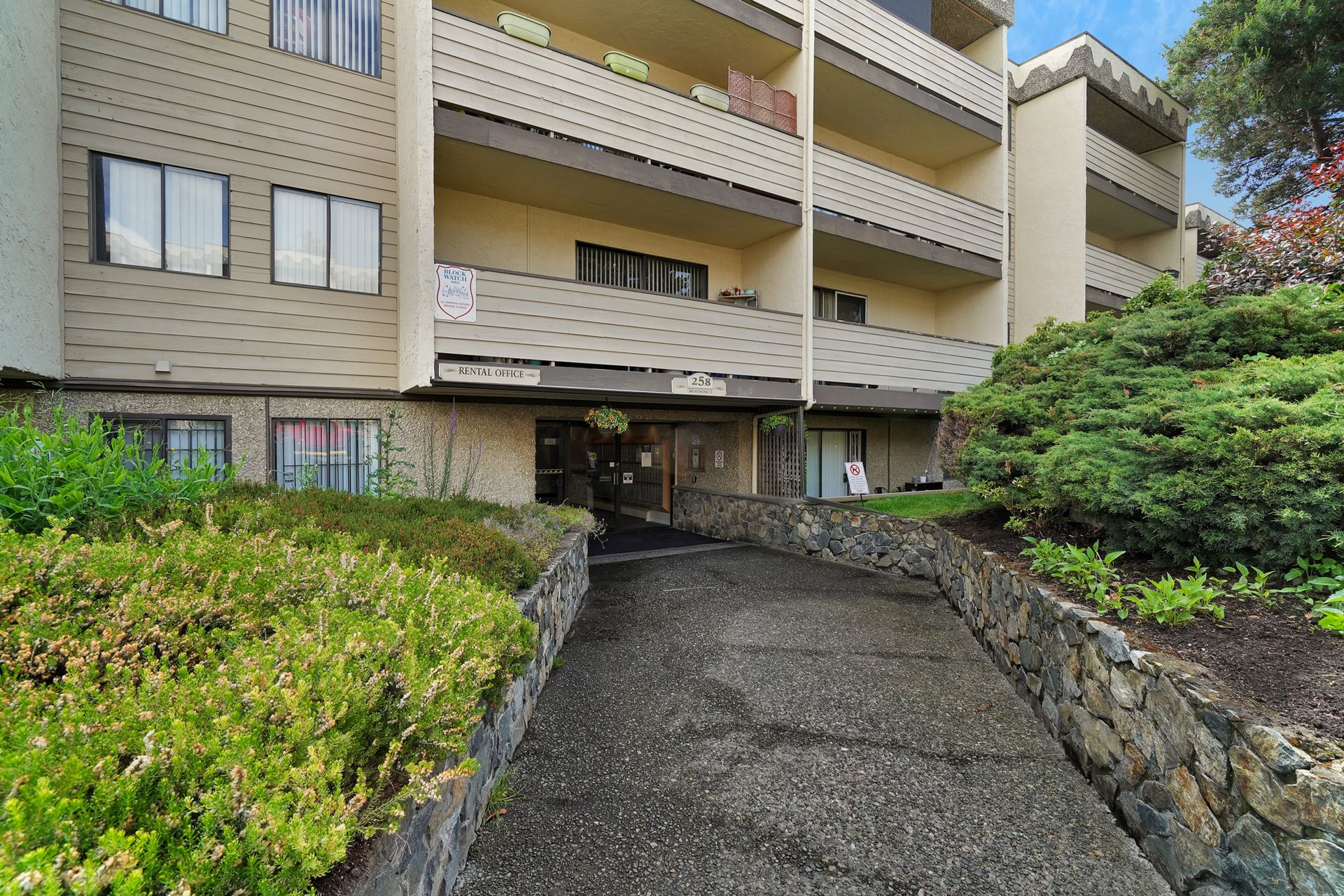 Suite Gallery View Road East Units and Building Photos
